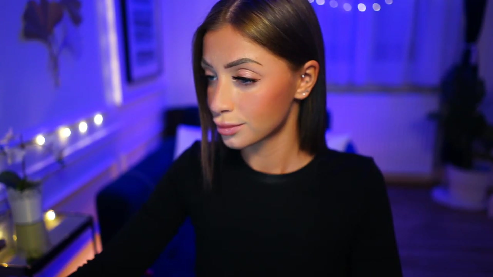 Gallery image thumbnail from emma_ruby's myfreecams stream on, 12/10/2022, 20:37 image 18 of 20