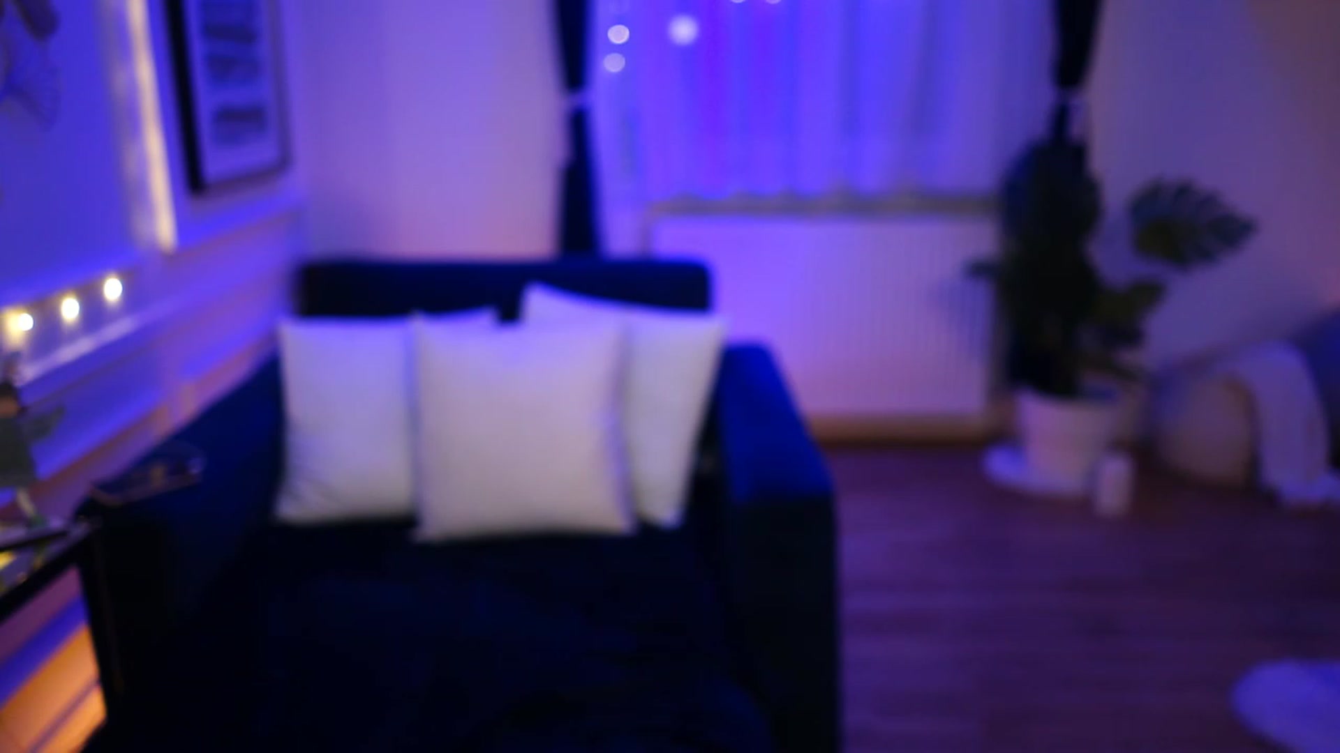 Gallery image thumbnail from emma_ruby's myfreecams stream on, 12/11/2022, 15:13 image 12 of 20