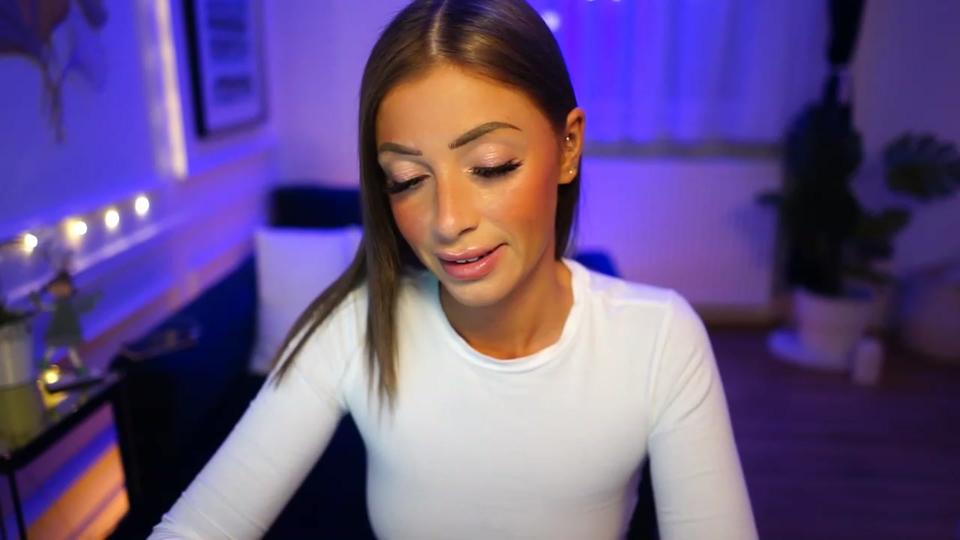 Gallery image thumbnail from emma_ruby's myfreecams stream on, 12/11/2022, 15:13 image 14 of 20
