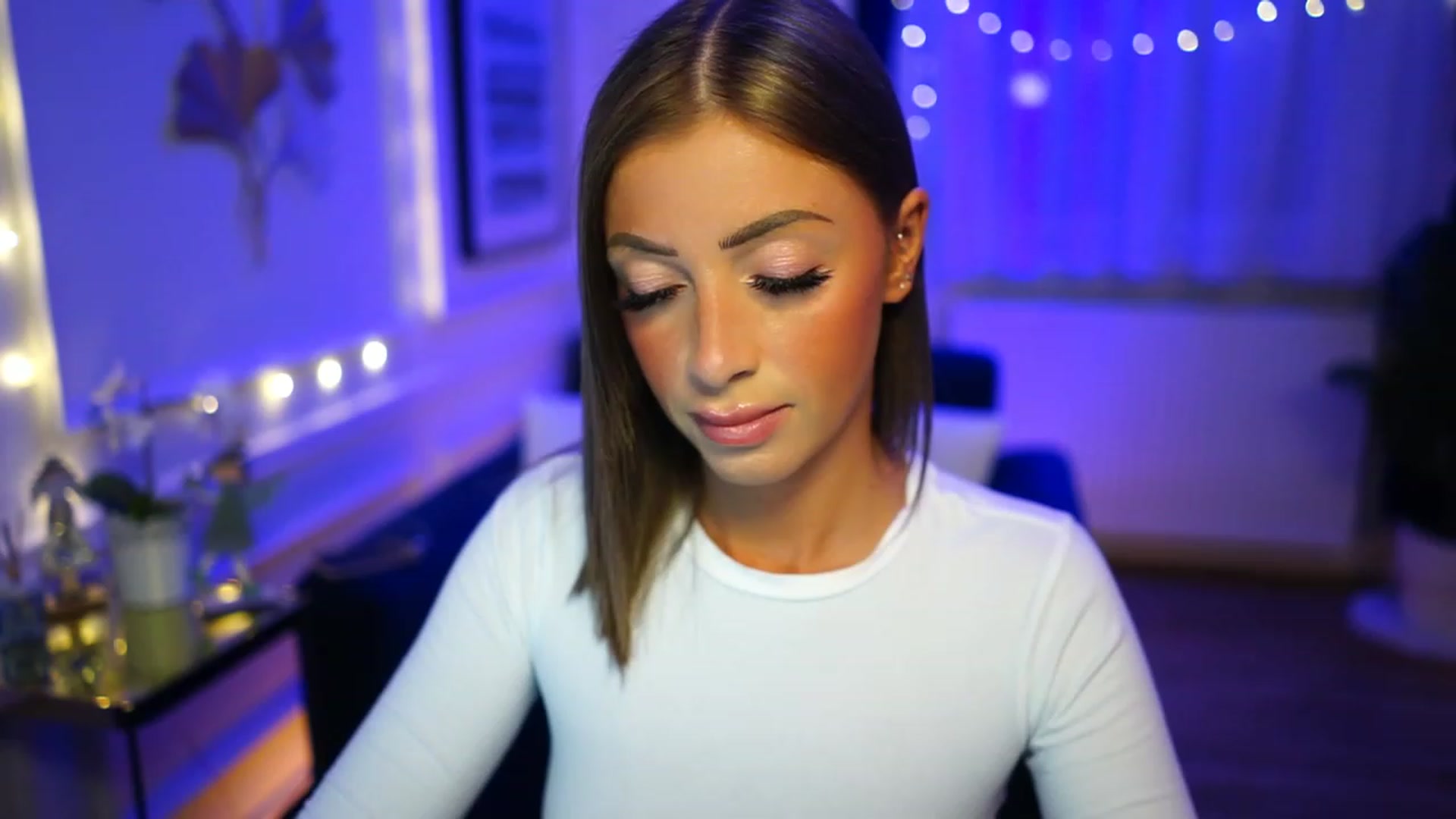 Gallery image thumbnail from emma_ruby's myfreecams stream on, 12/11/2022, 15:13 image 1 of 20