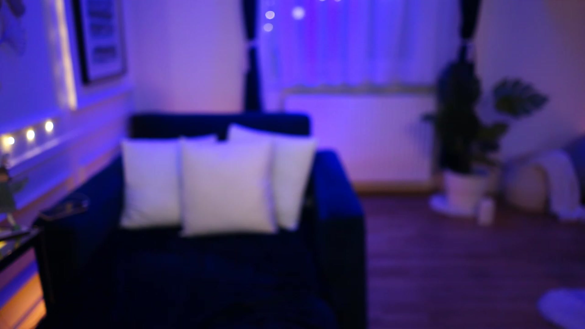 Gallery image thumbnail from emma_ruby's myfreecams stream on, 12/11/2022, 15:13 image 11 of 20