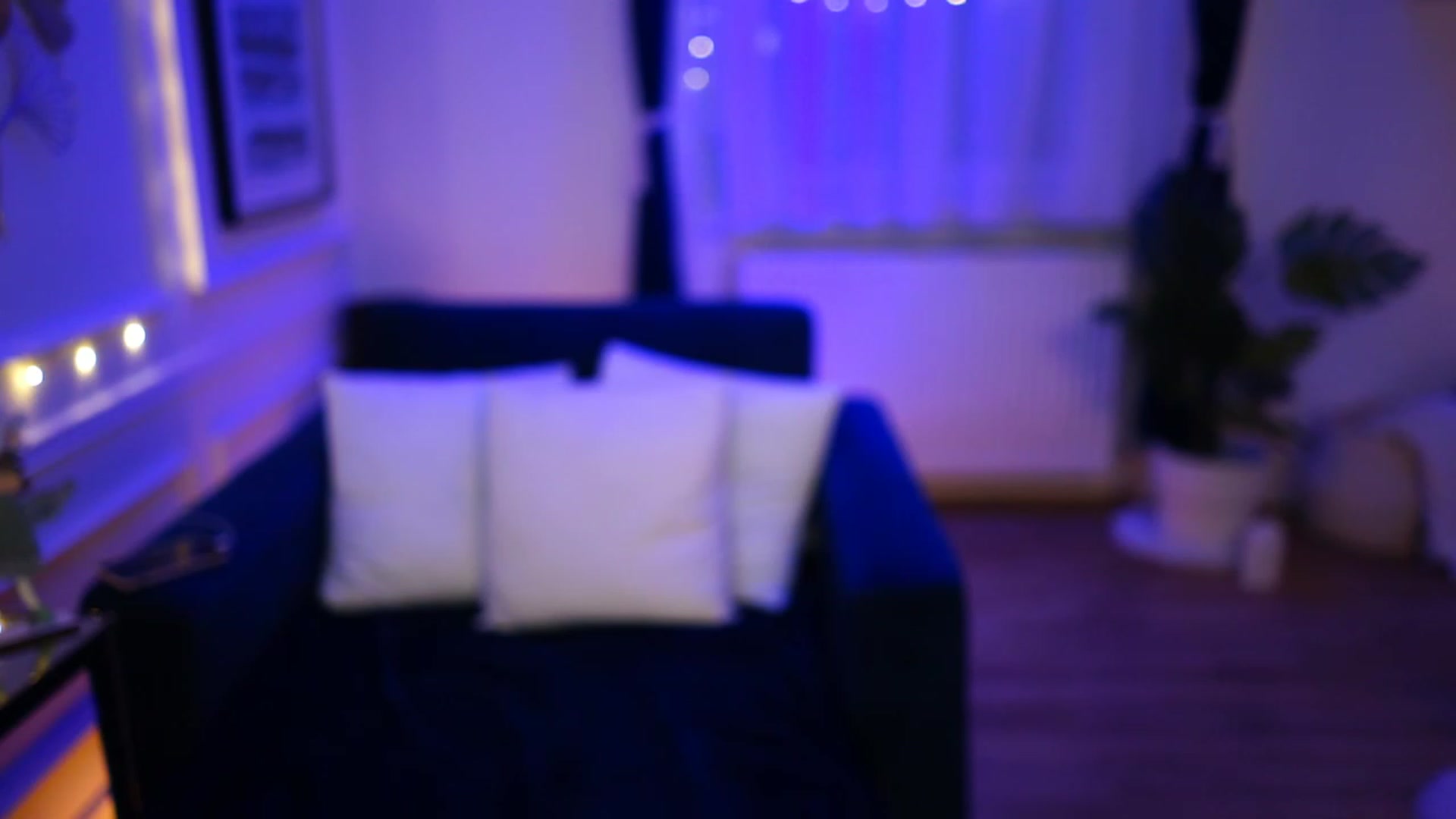 Gallery image thumbnail from emma_ruby's myfreecams stream on, 12/11/2022, 17:22 image 9 of 20