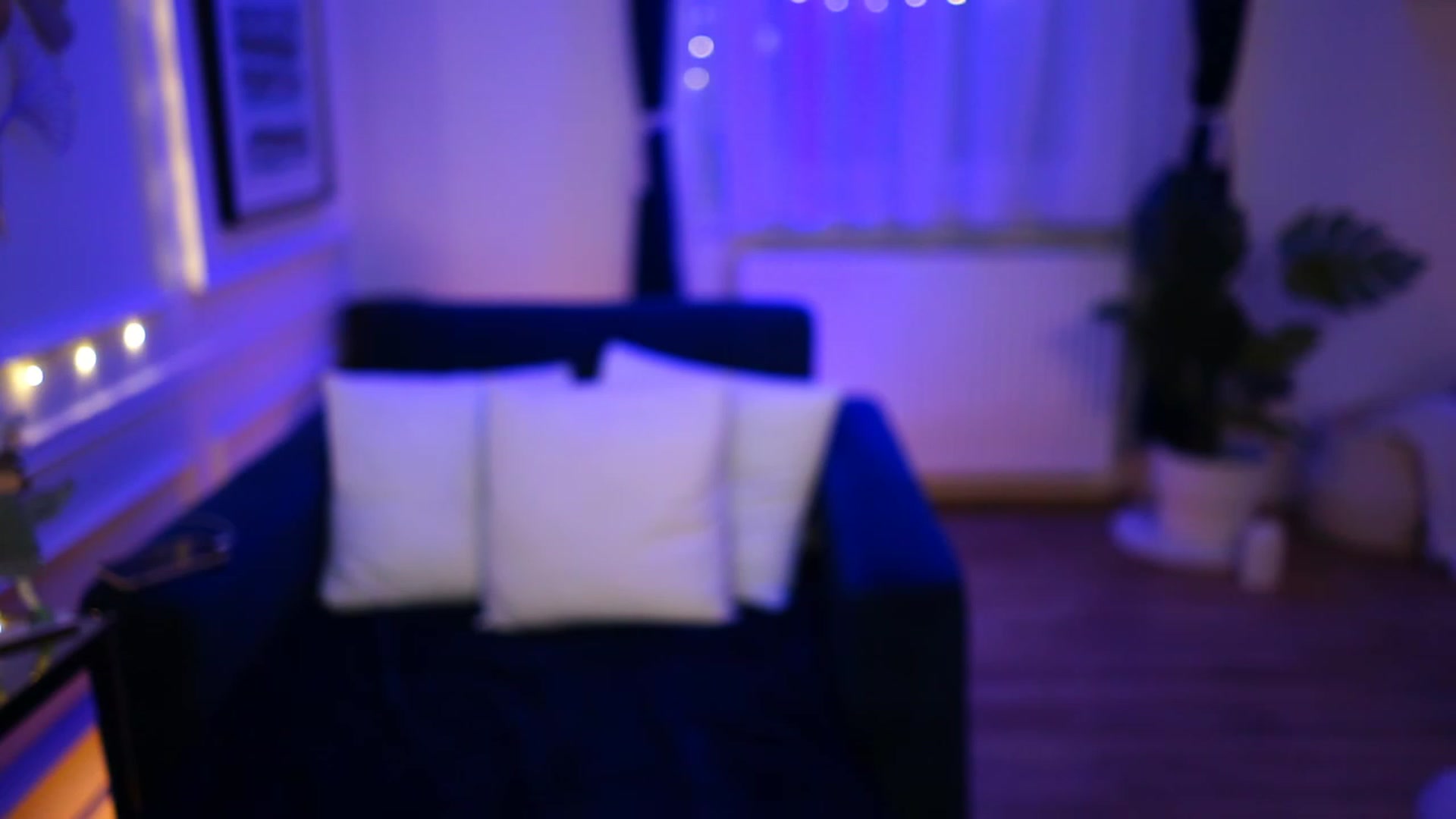 Gallery image thumbnail from emma_ruby's myfreecams stream on, 12/11/2022, 17:22 image 10 of 20