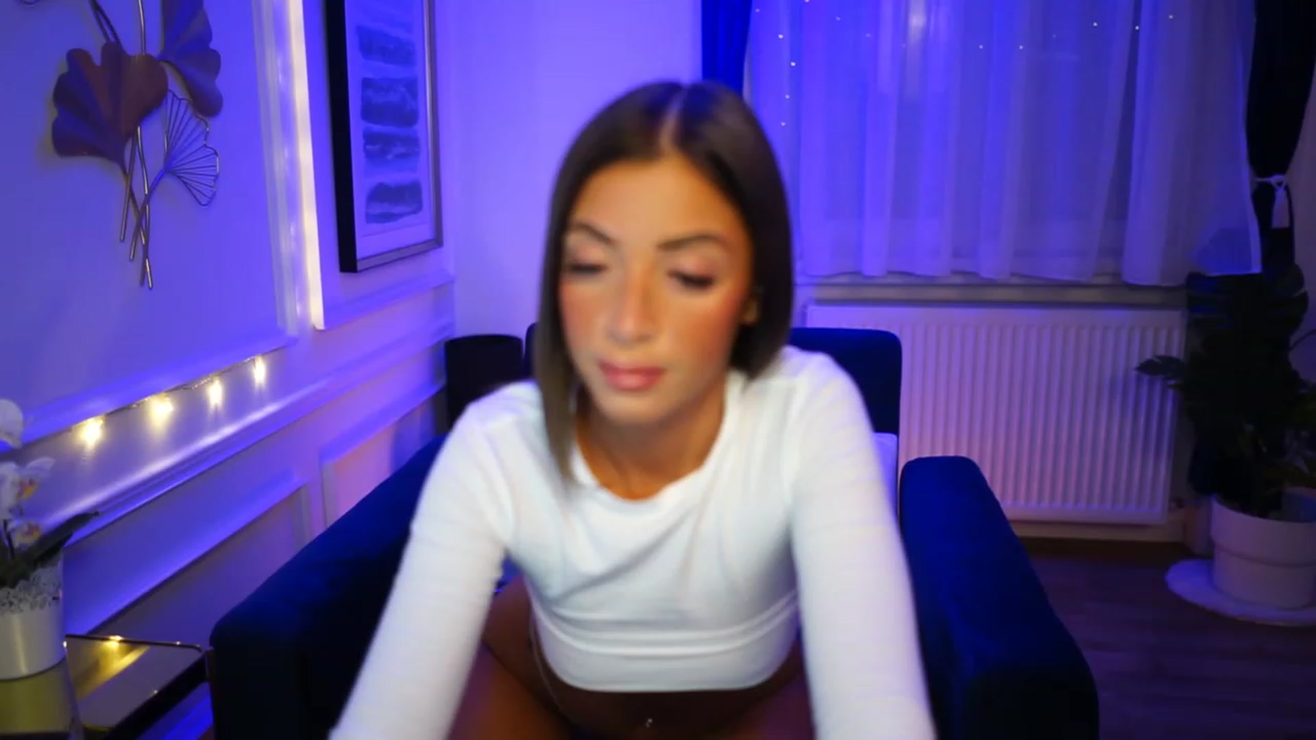 Gallery image thumbnail from emma_ruby's myfreecams stream on, 12/16/2022, 21:06 image 17 of 20