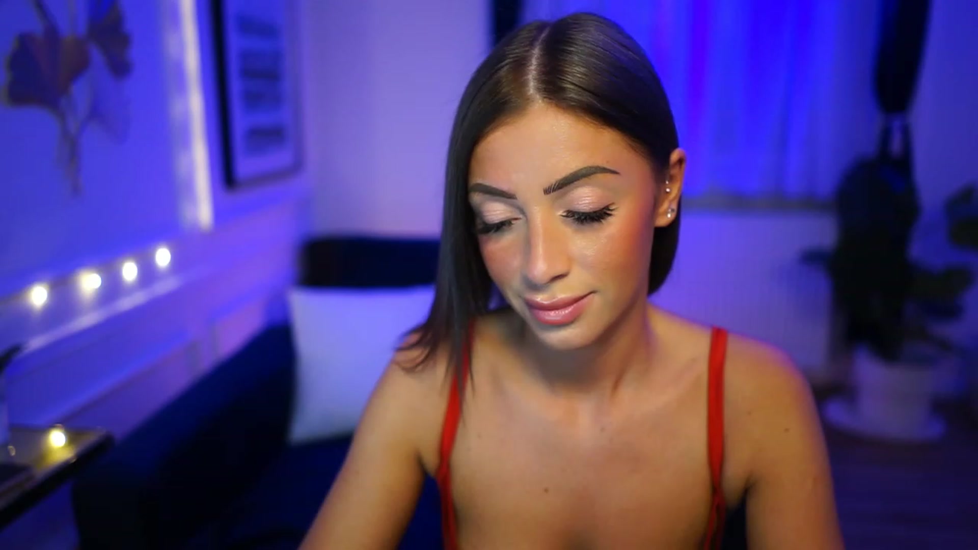 Gallery image thumbnail from emma_ruby's myfreecams stream on, 12/19/2022, 20:40 image 20 of 20