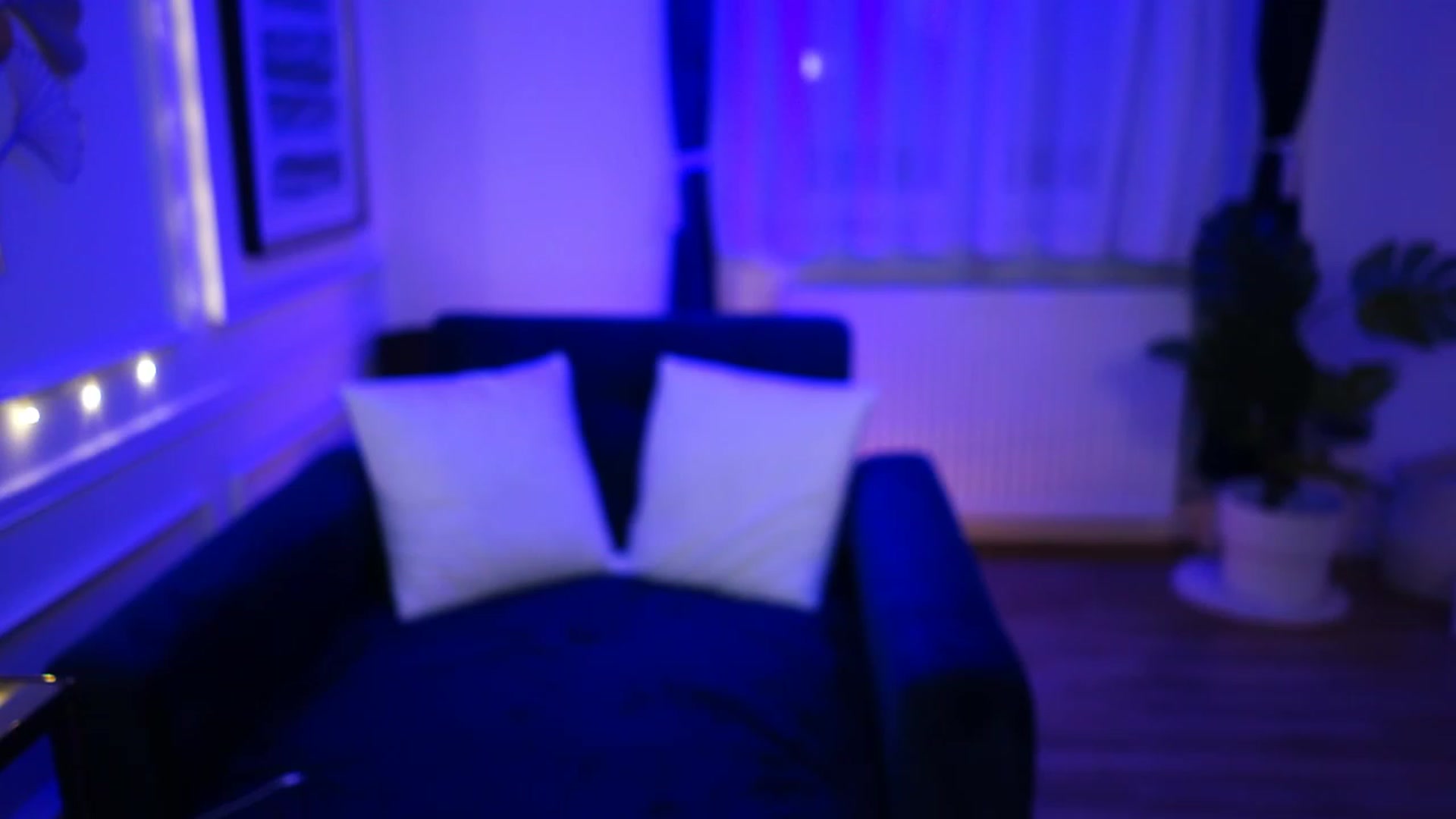 Gallery image thumbnail from emma_ruby's myfreecams stream on, 12/21/2022, 20:10 image 14 of 20