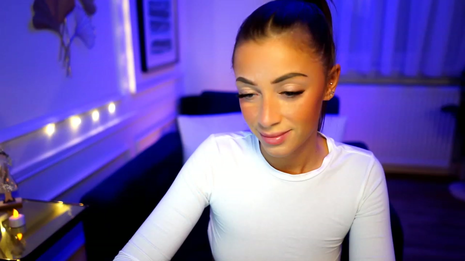 Gallery image thumbnail from emma_ruby's myfreecams stream on, 12/27/2022, 12:28 image 19 of 20