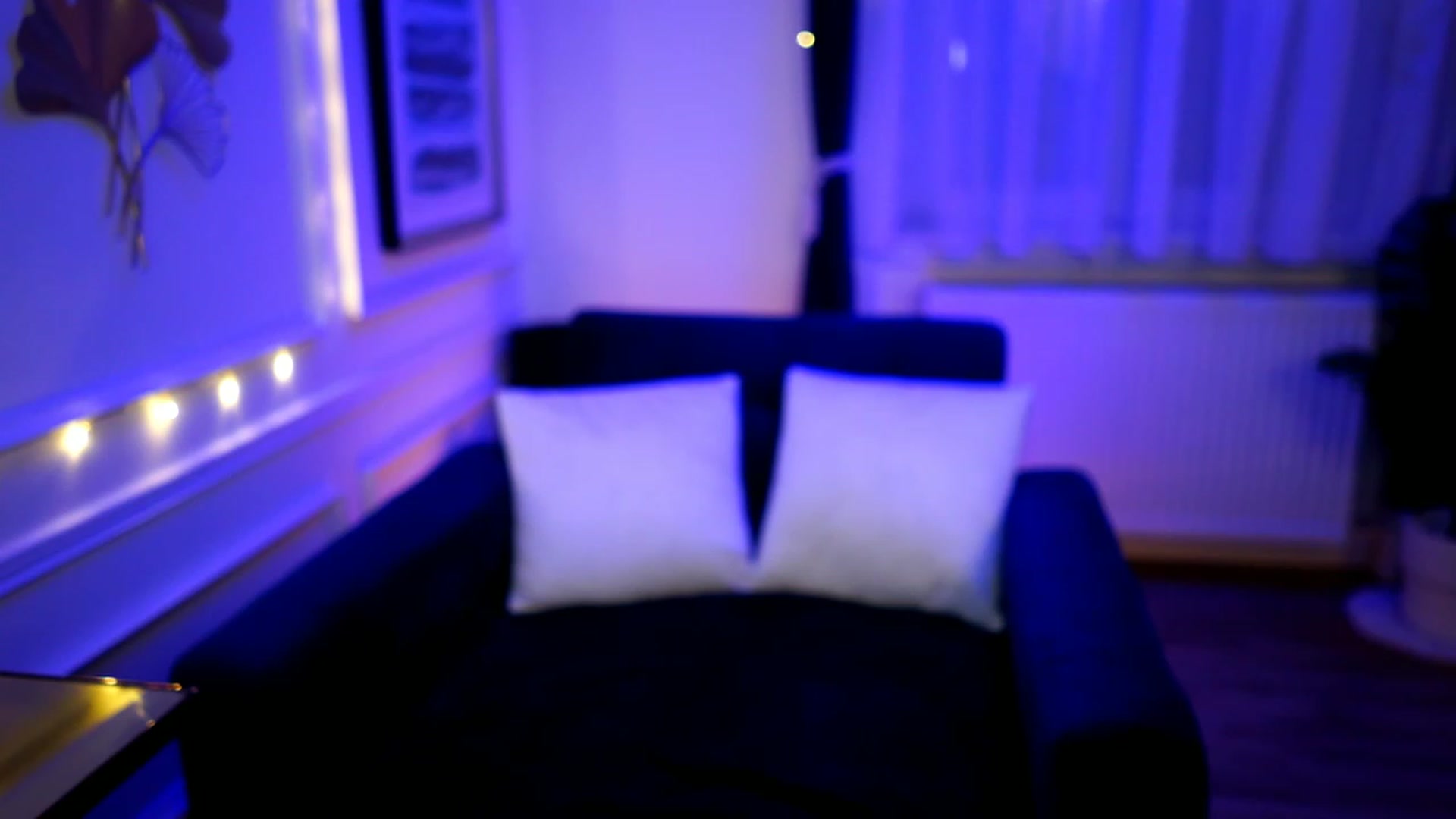 Gallery image thumbnail from emma_ruby's myfreecams stream on, 12/27/2022, 12:28 image 12 of 20