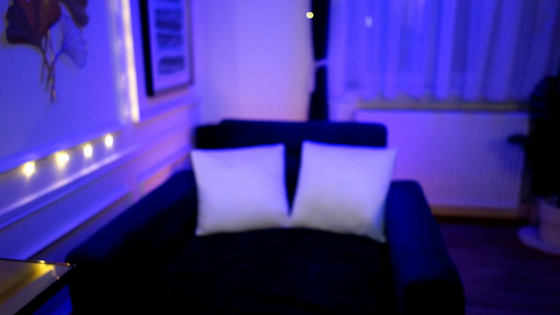 Gallery image thumbnail from emma_ruby's myfreecams stream on, 12/27/2022, 12:28 image 13 of 20
