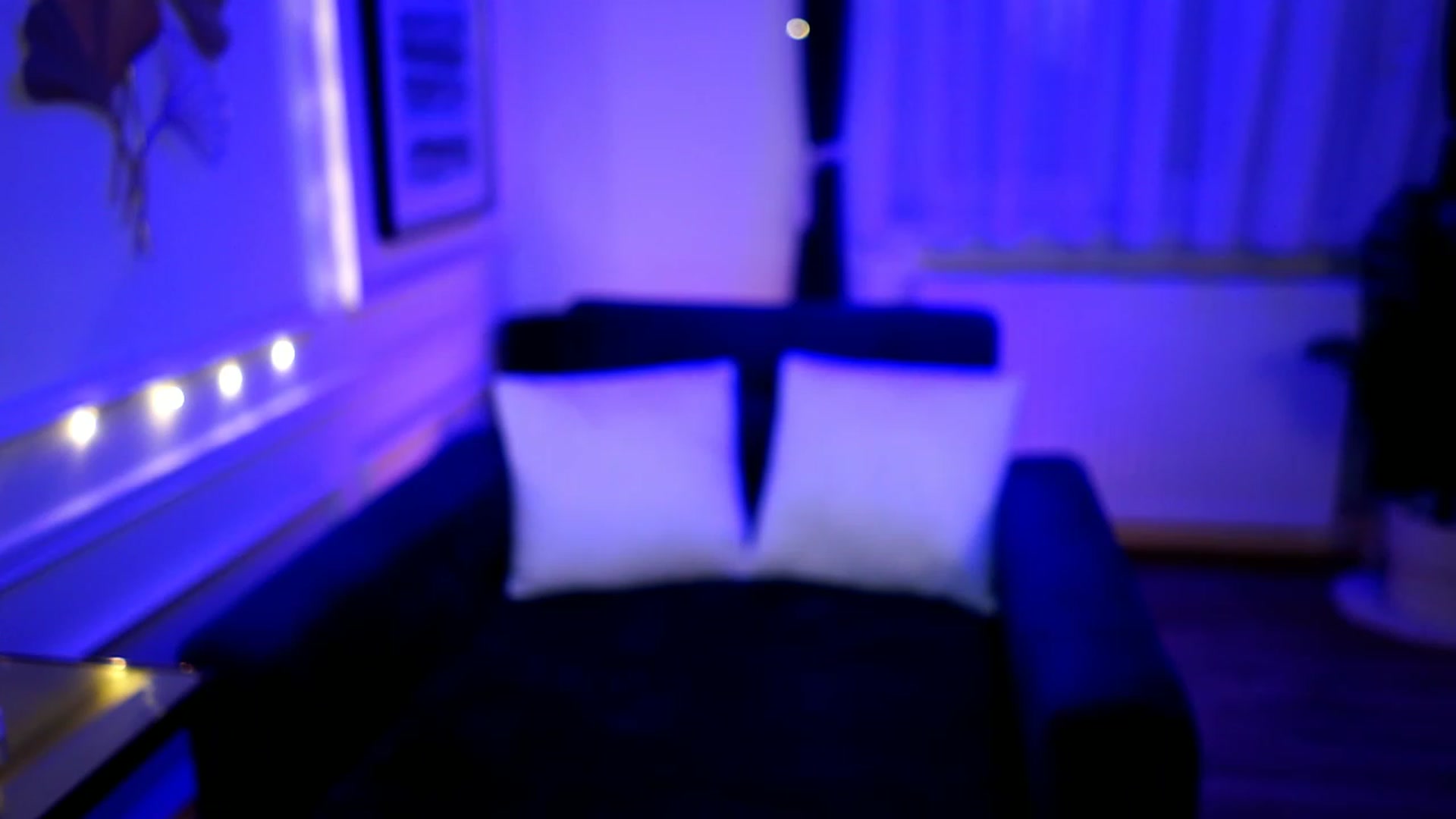 Gallery image thumbnail from emma_ruby's myfreecams stream on, 12/27/2022, 13:51 image 3 of 20