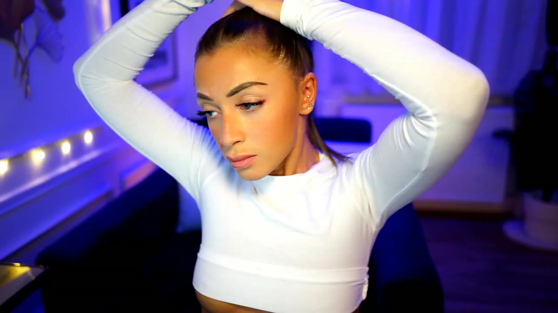Gallery image thumbnail from emma_ruby's myfreecams stream on, 12/27/2022, 13:51 image 7 of 20