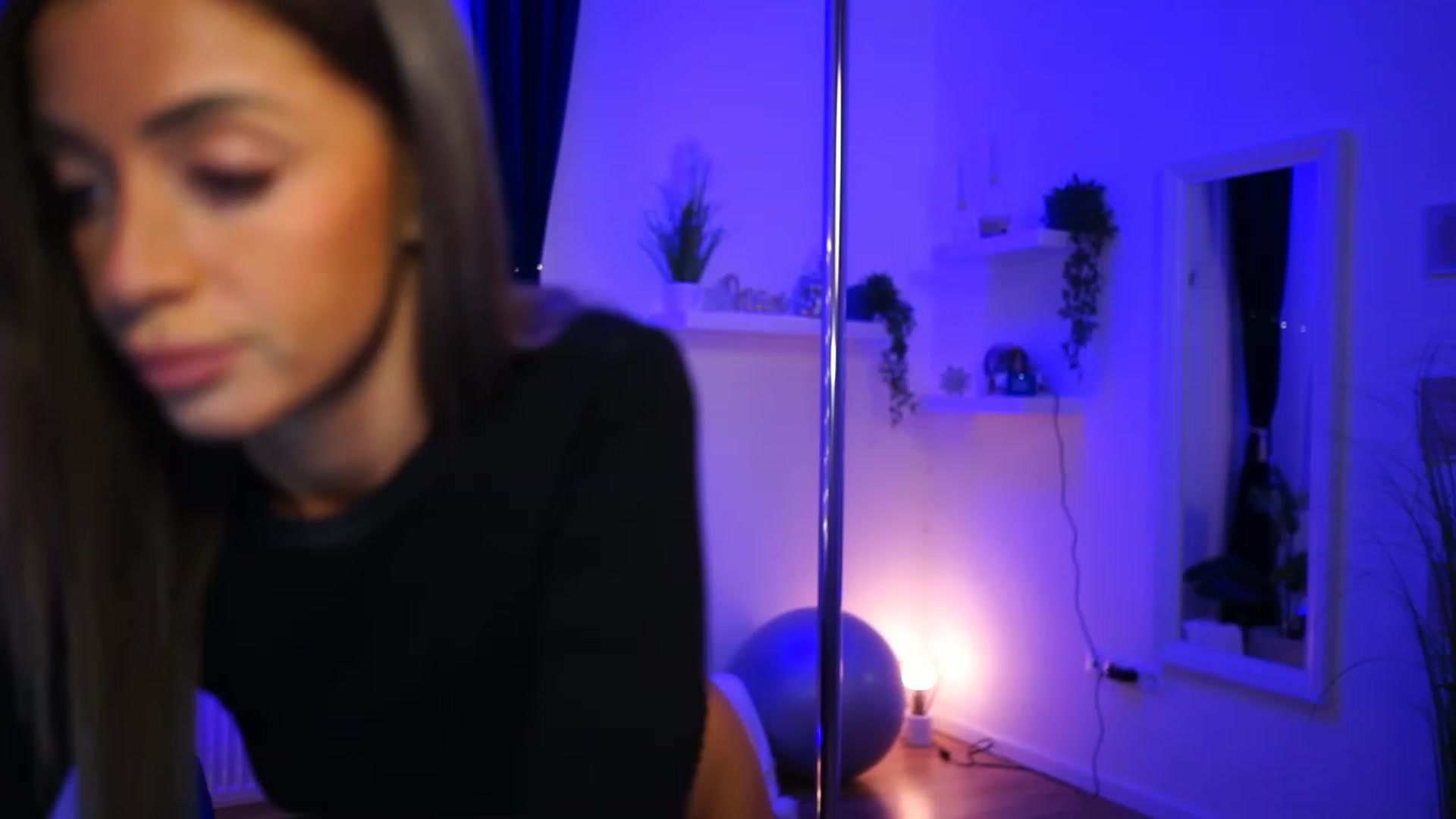 Gallery image thumbnail from emma_ruby's myfreecams stream on, 12/28/2022, 18:14 image 20 of 20