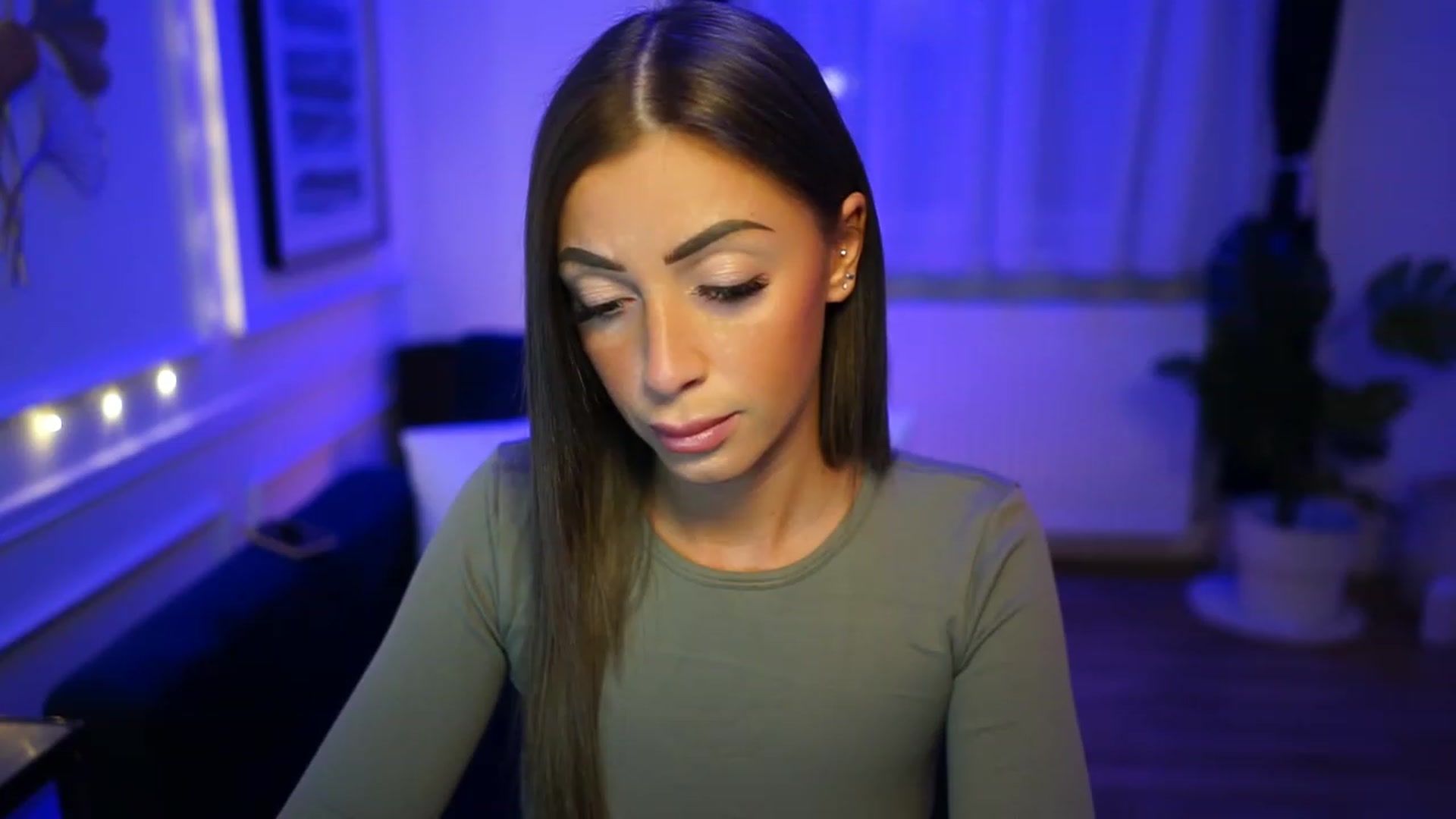 Gallery image thumbnail from emma_ruby's myfreecams stream on, 12/29/2022, 16:21 image 4 of 20
