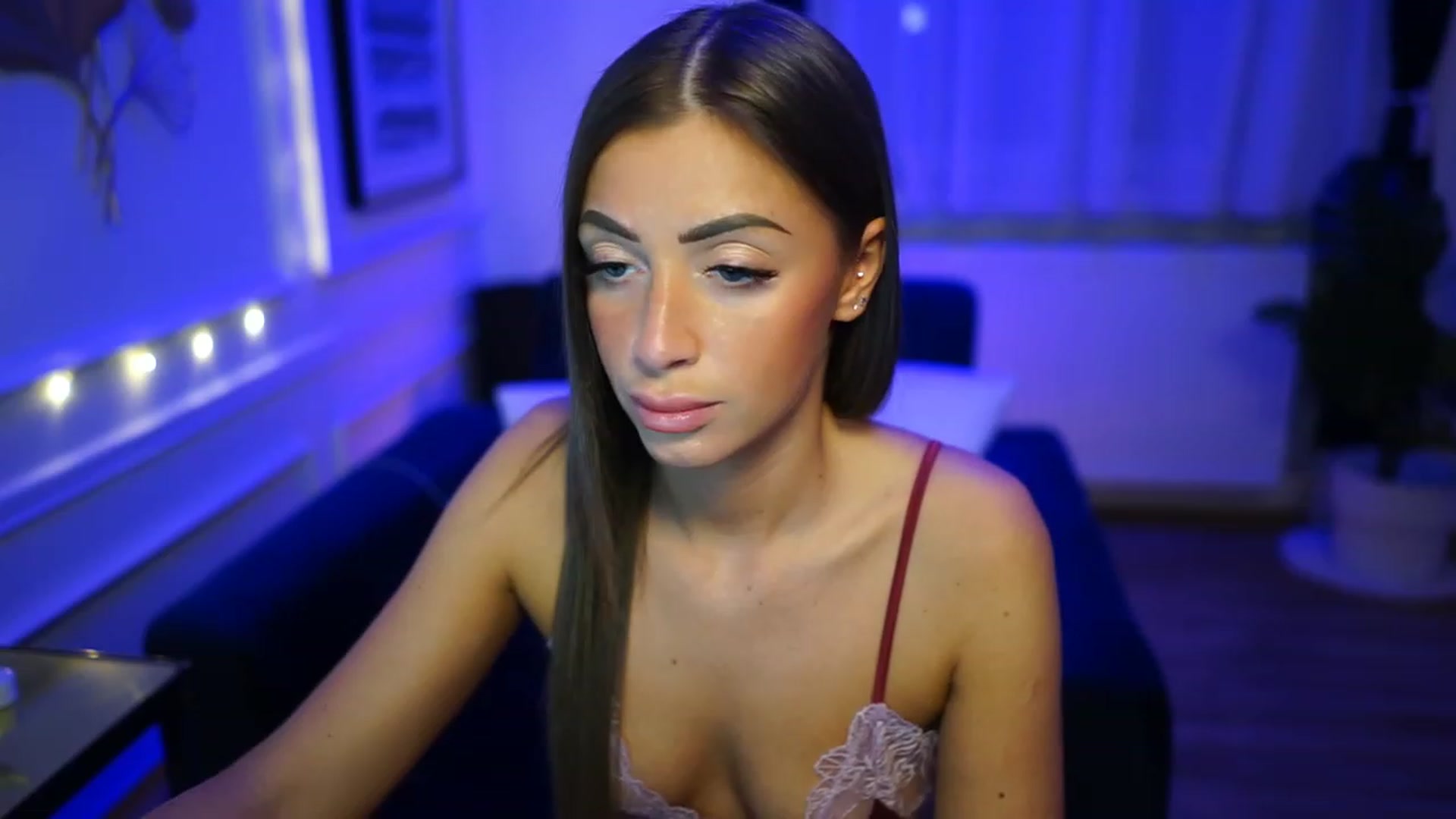 Gallery image thumbnail from emma_ruby's myfreecams stream on, 12/29/2022, 18:34 image 20 of 20