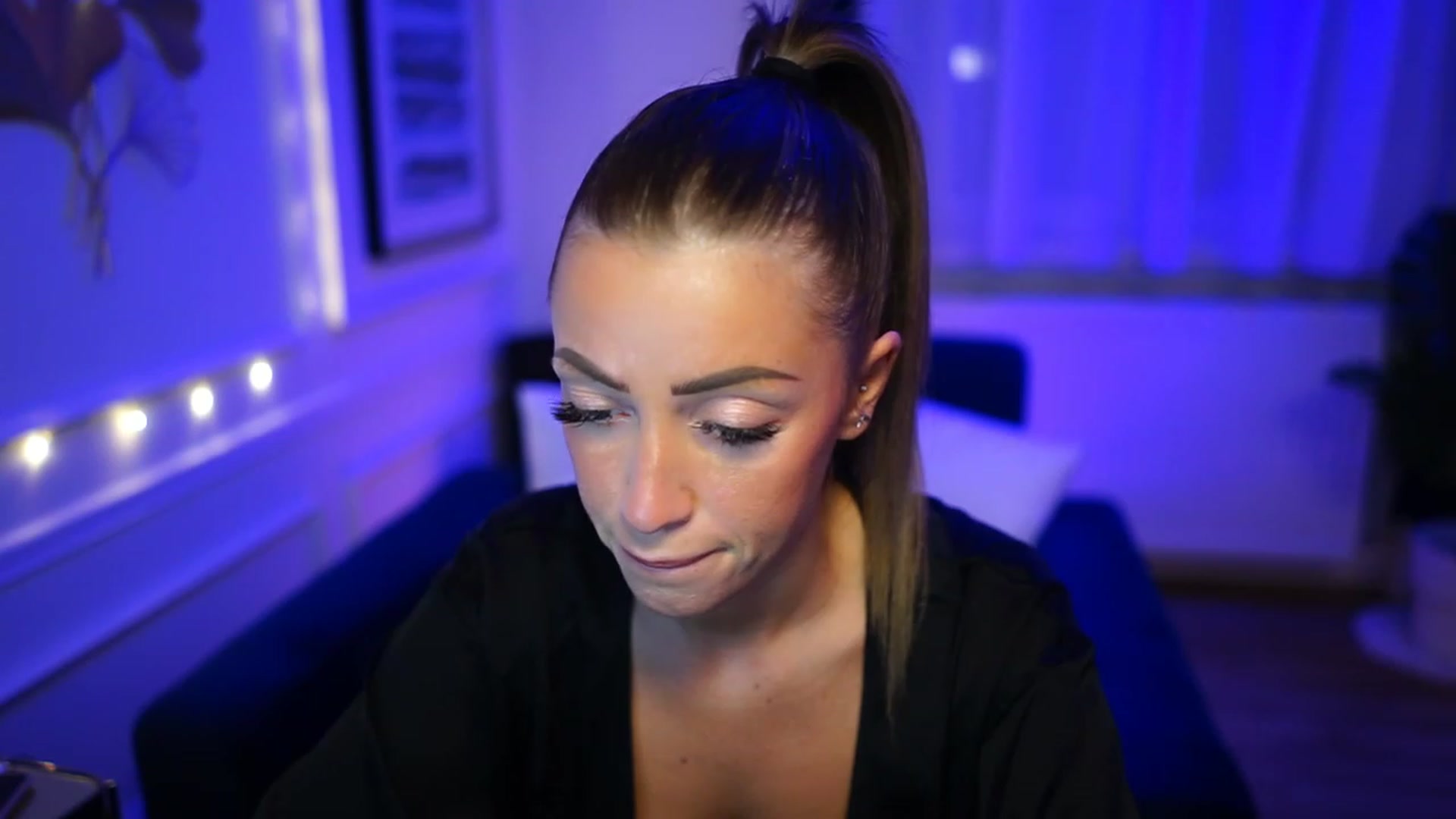 Gallery image thumbnail from emma_ruby's myfreecams stream on, 12/30/2022, 17:46 image 11 of 20