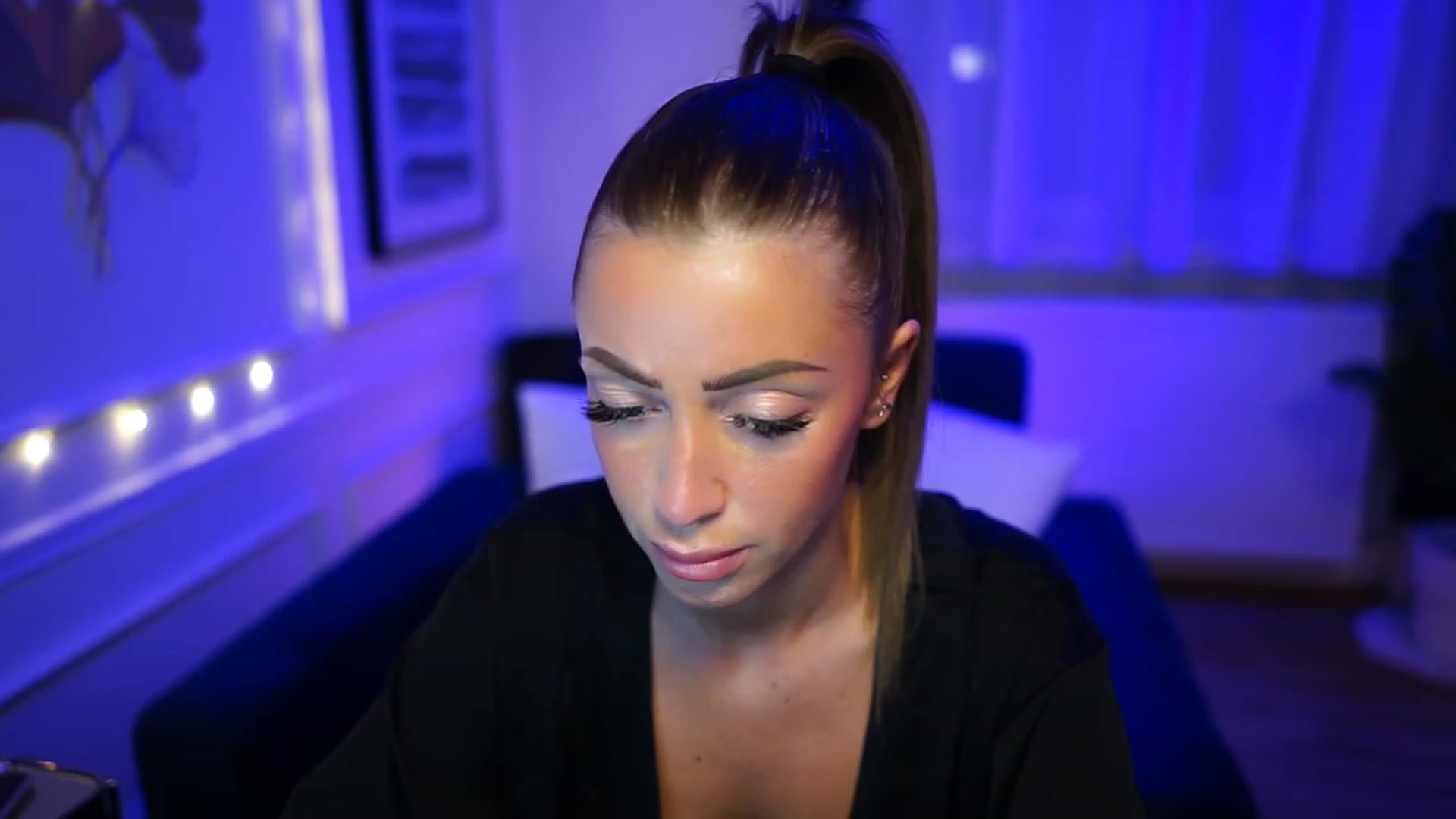Gallery image thumbnail from emma_ruby's myfreecams stream on, 12/30/2022, 17:46 image 12 of 20