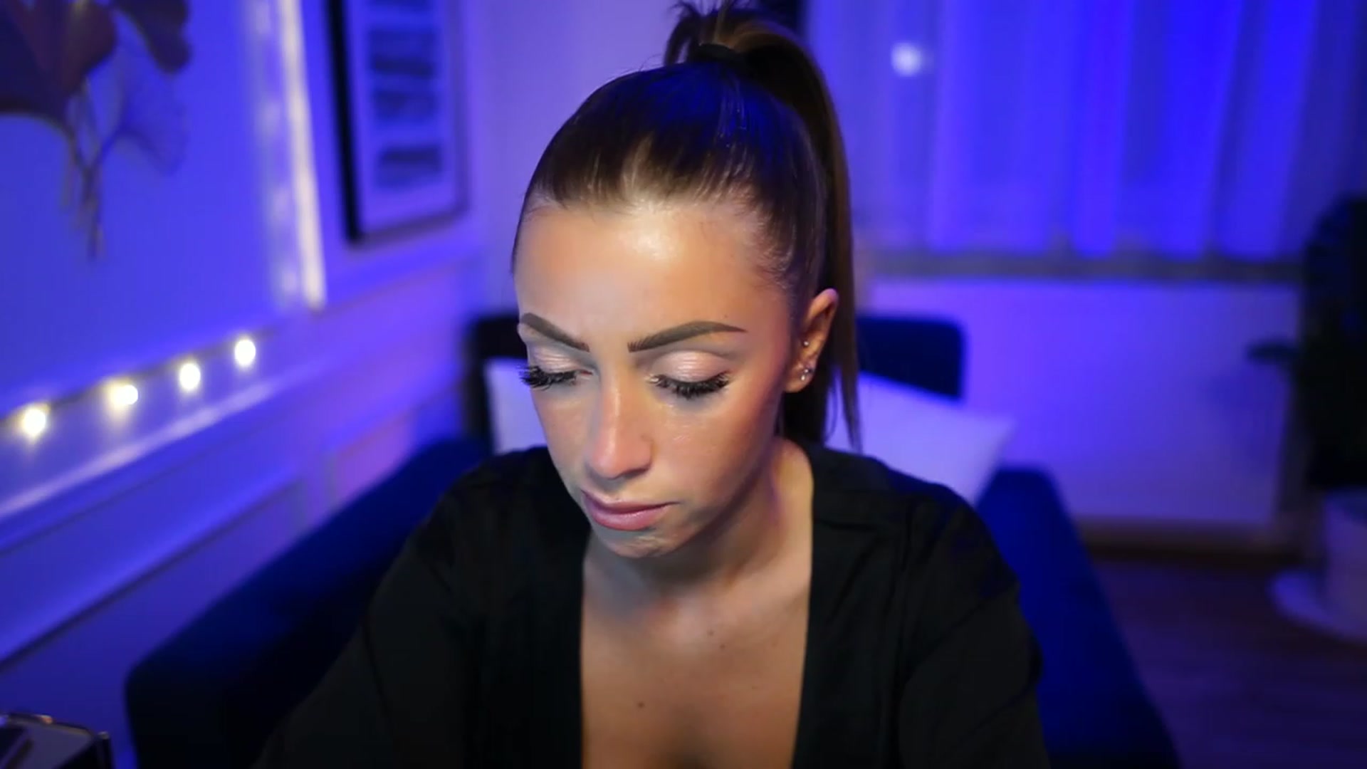 Gallery image thumbnail from emma_ruby's myfreecams stream on, 12/30/2022, 17:46 image 9 of 20