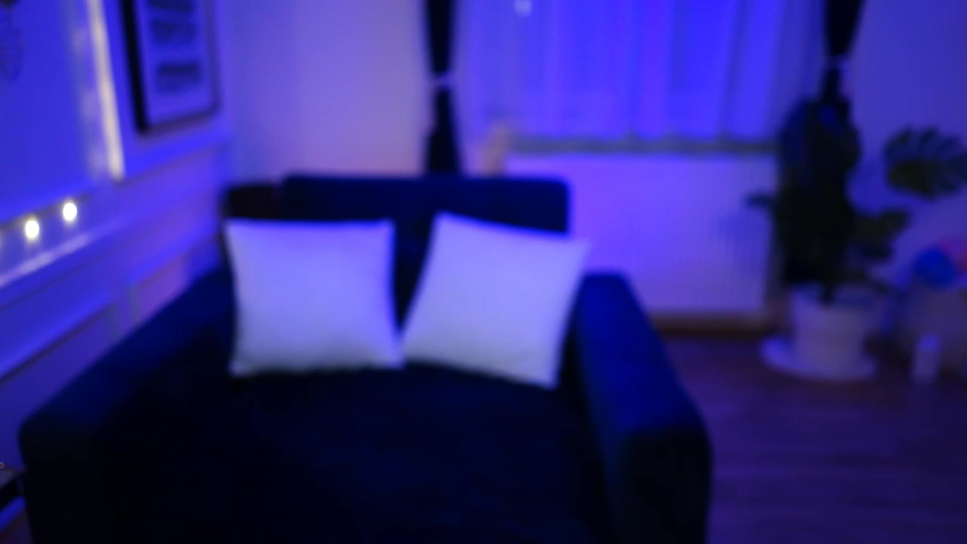 Gallery image thumbnail from emma_ruby's myfreecams stream on, 12/31/2022, 19:56 image 12 of 20