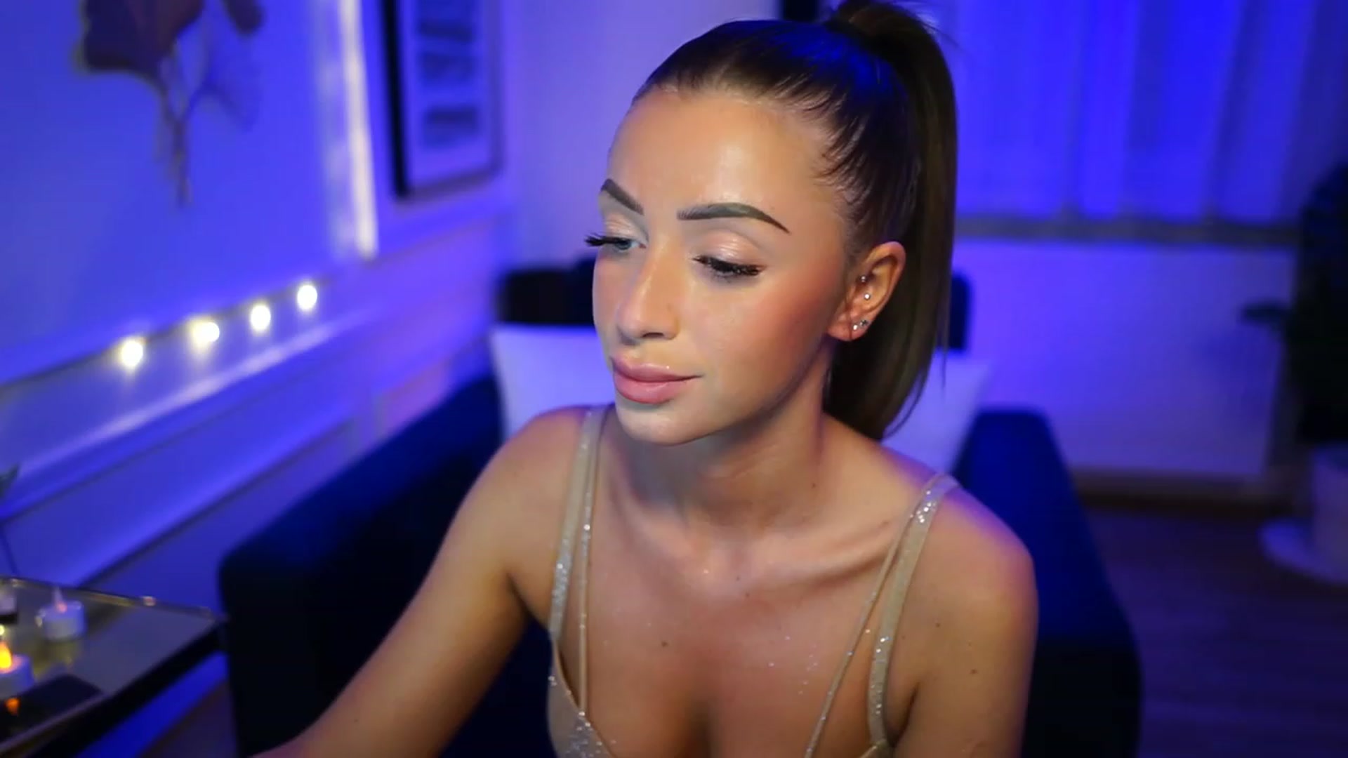 Gallery image thumbnail from emma_ruby's myfreecams stream on, 01/01/2023, 01:50 image 6 of 20