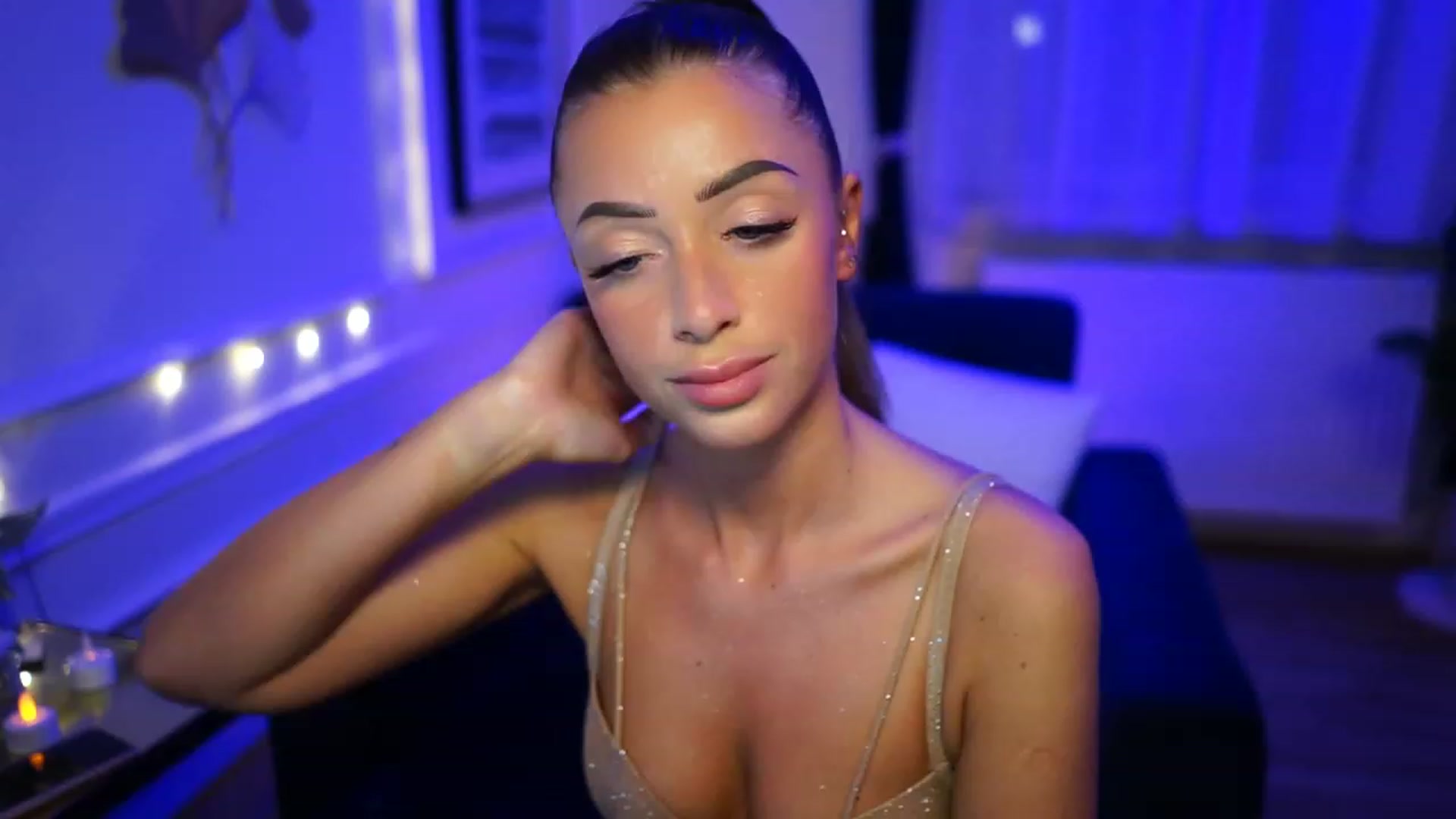 Gallery image thumbnail from emma_ruby's myfreecams stream on, 01/01/2023, 01:50 image 18 of 20