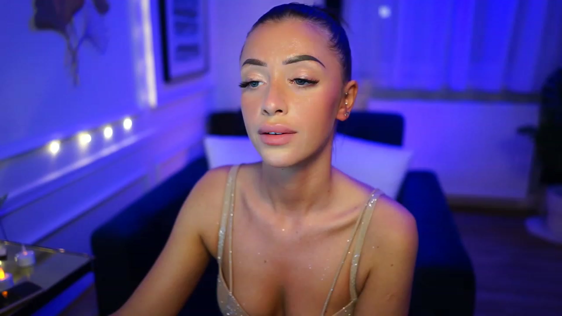 Gallery image thumbnail from emma_ruby's myfreecams stream on, 01/01/2023, 01:50 image 4 of 20