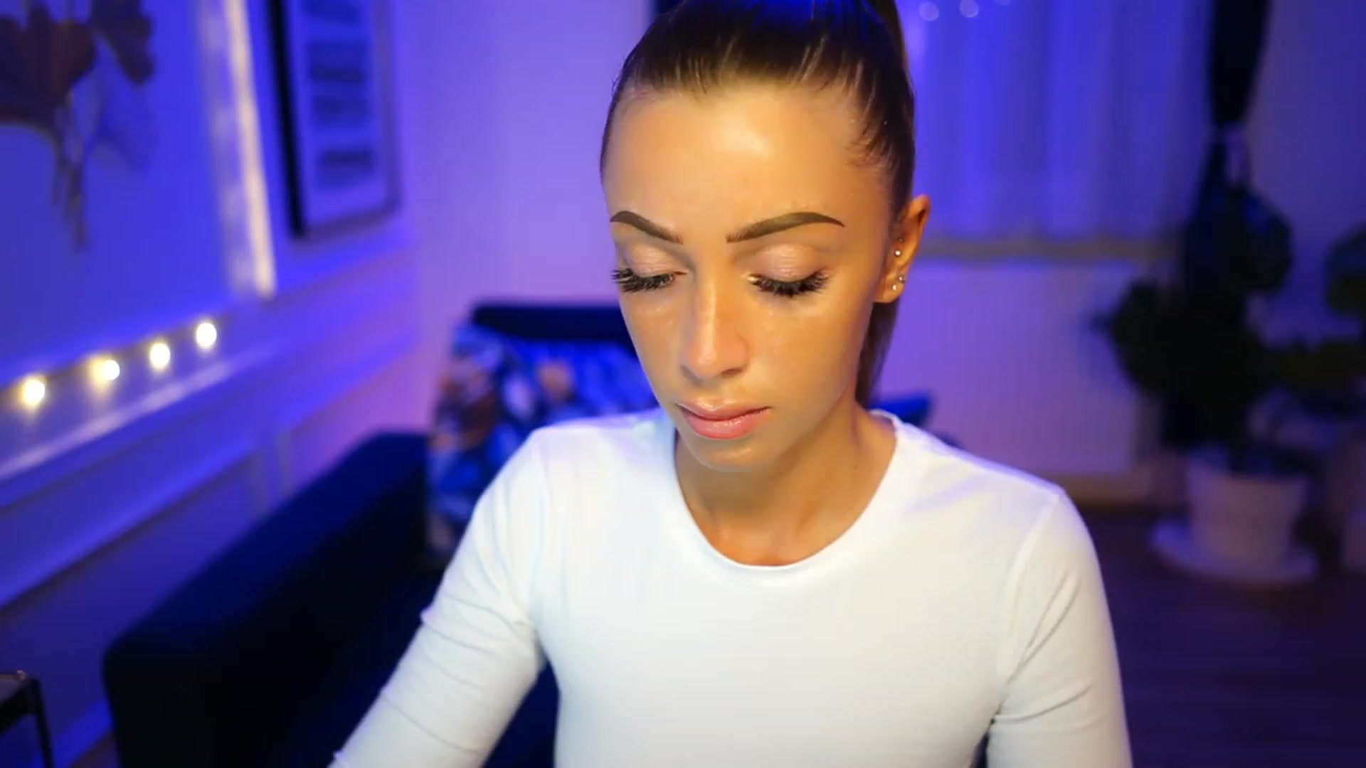 Gallery image thumbnail from emma_ruby's myfreecams stream on, 01/16/2023, 12:35 image 13 of 20