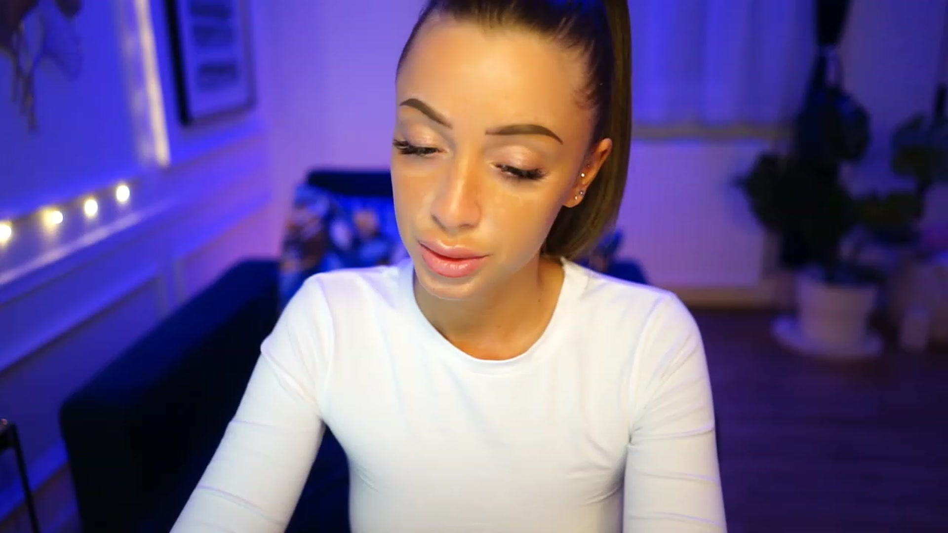 Gallery image thumbnail from emma_ruby's myfreecams stream on, 01/16/2023, 12:35 image 11 of 20