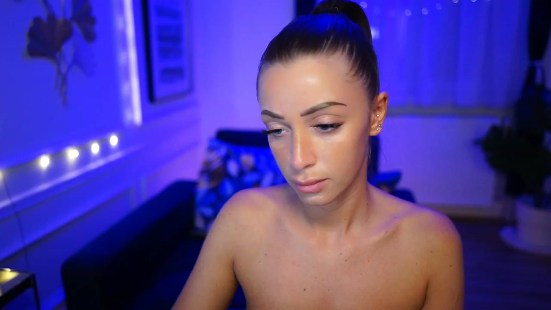 Gallery image thumbnail from emma_ruby's myfreecams stream on, 01/16/2023, 12:35 image 20 of 20