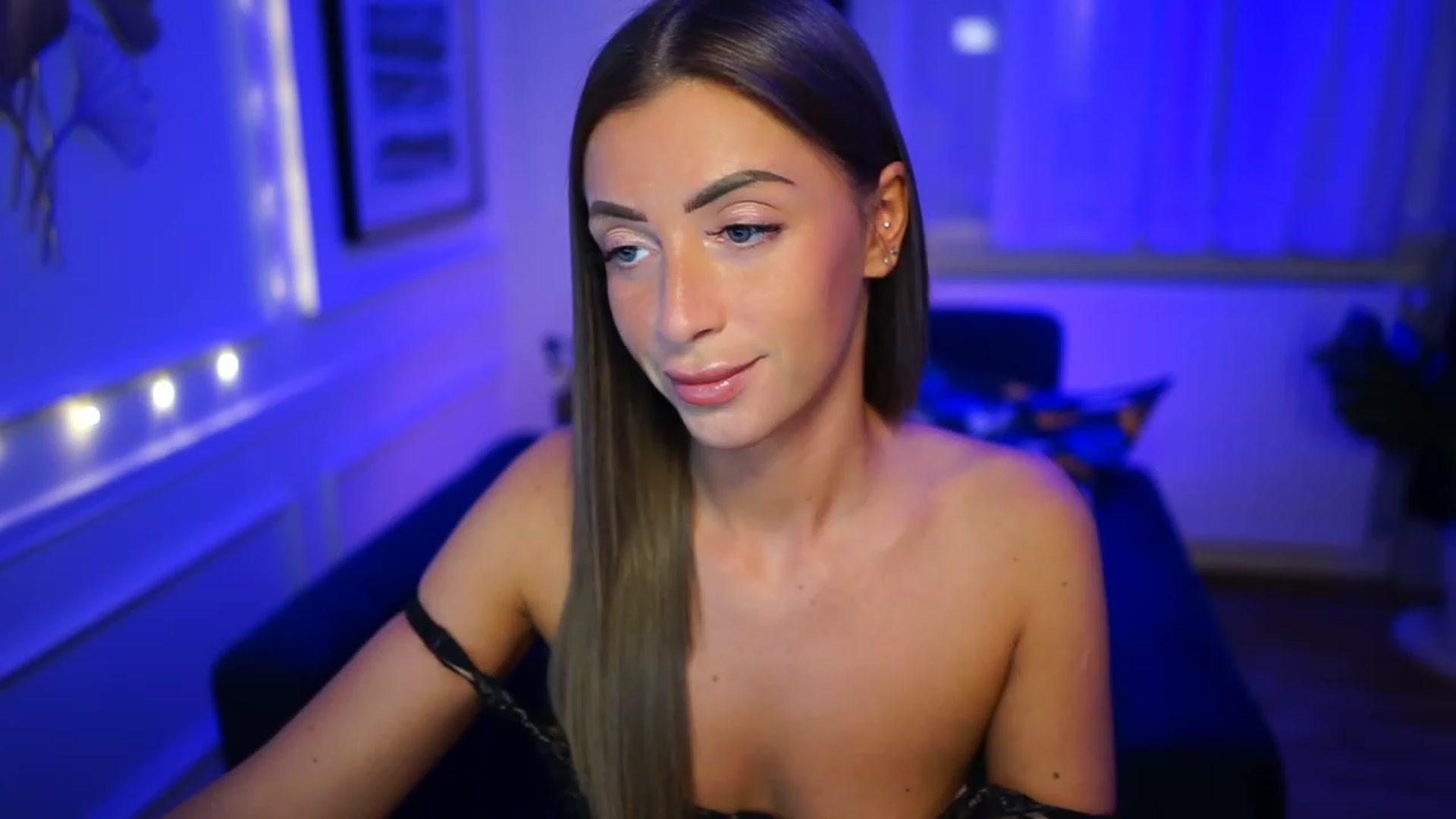 Gallery image thumbnail from emma_ruby's myfreecams stream on, 01/20/2023, 18:09 image 18 of 20