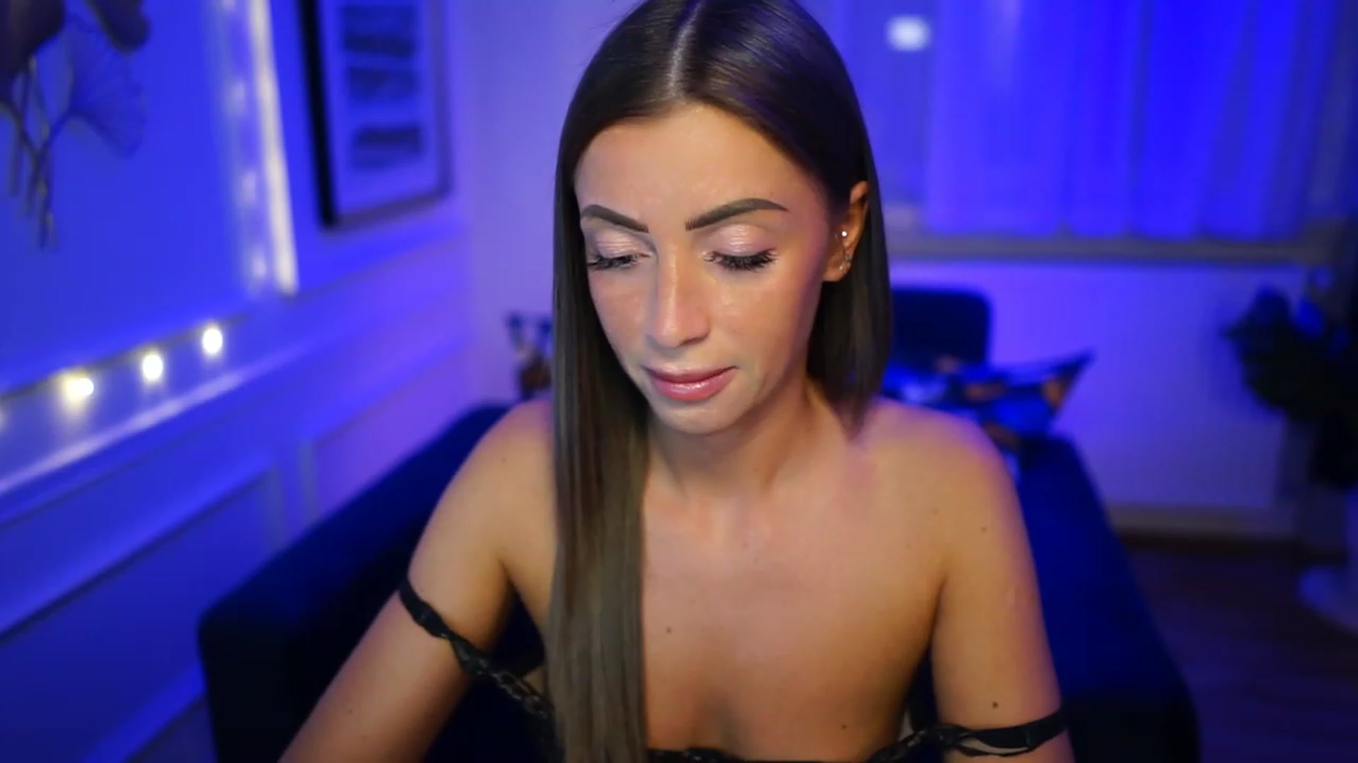 Gallery image thumbnail from emma_ruby's myfreecams stream on, 01/20/2023, 18:09 image 17 of 20