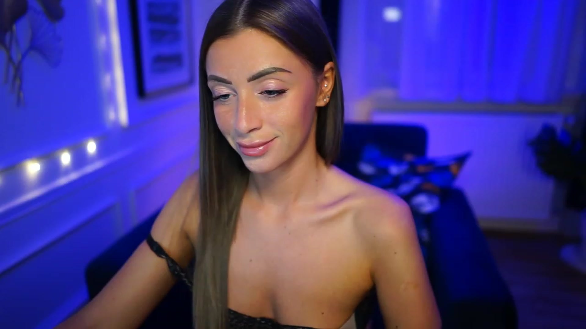 Gallery image thumbnail from emma_ruby's myfreecams stream on, 01/20/2023, 18:09 image 19 of 20