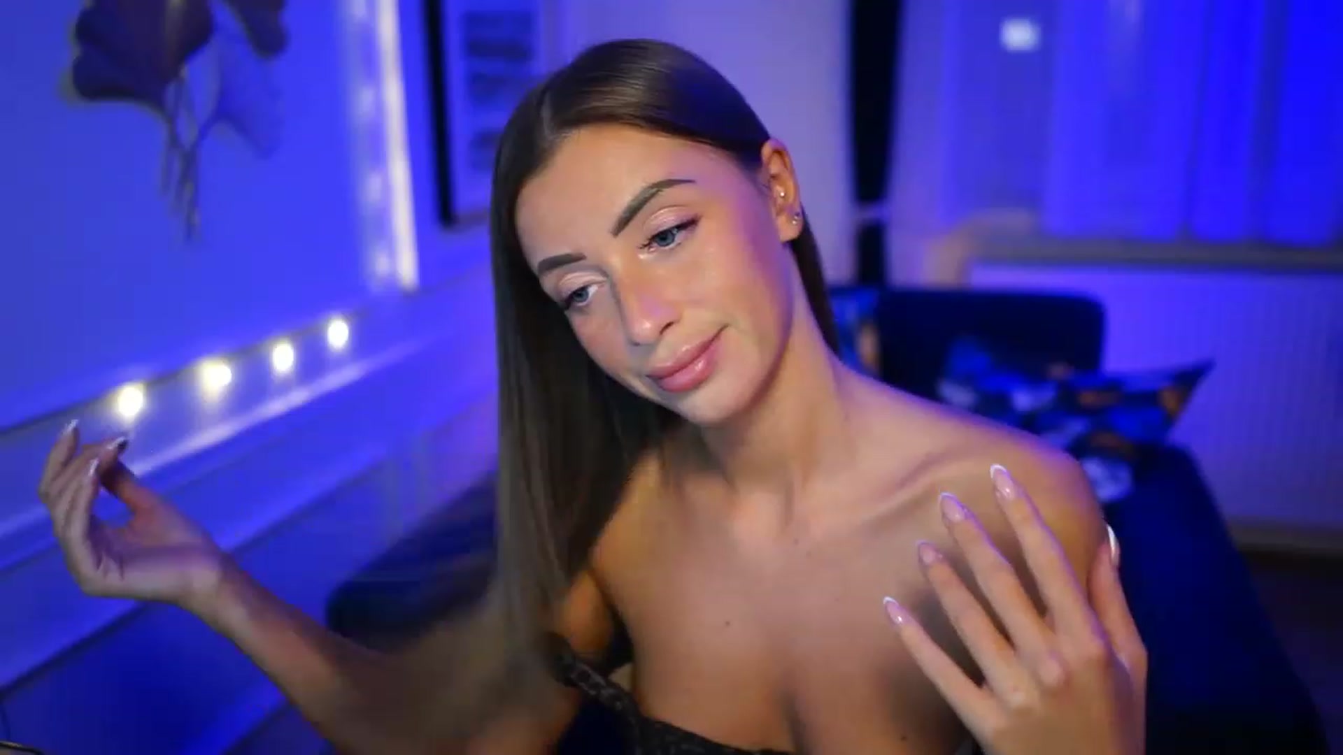 Gallery image thumbnail from emma_ruby's myfreecams stream on, 01/20/2023, 19:49 image 8 of 20