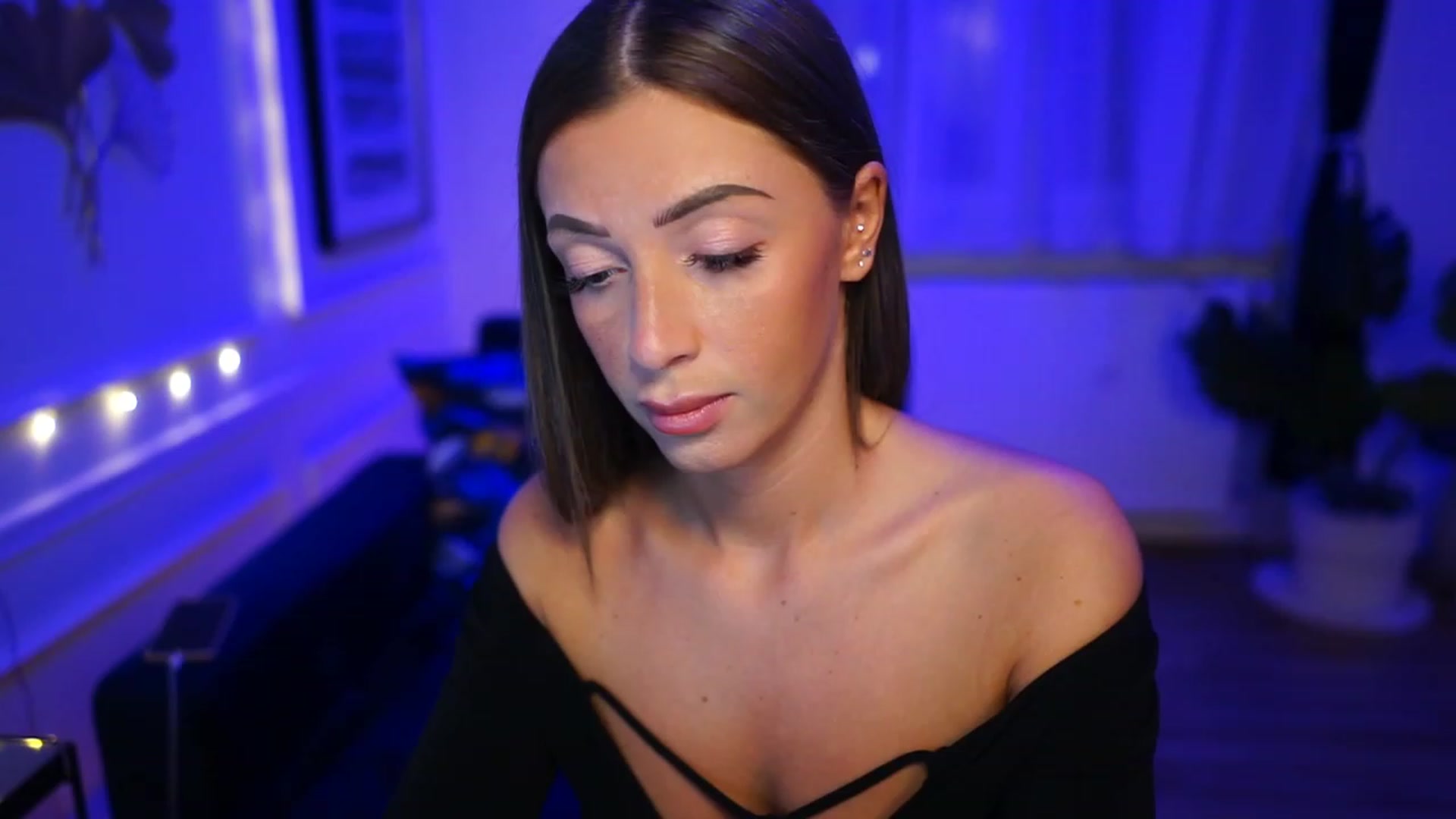 Gallery image thumbnail from emma_ruby's myfreecams stream on, 01/21/2023, 17:49 image 19 of 20