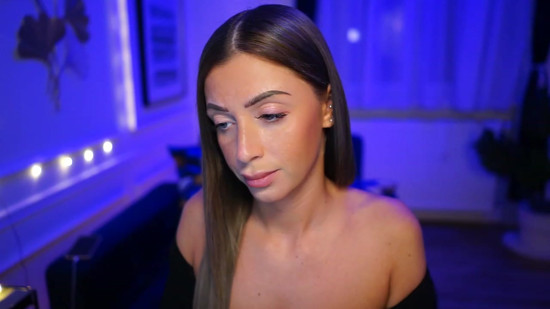 Gallery image thumbnail from emma_ruby's myfreecams stream on, 01/21/2023, 20:27 image 12 of 20