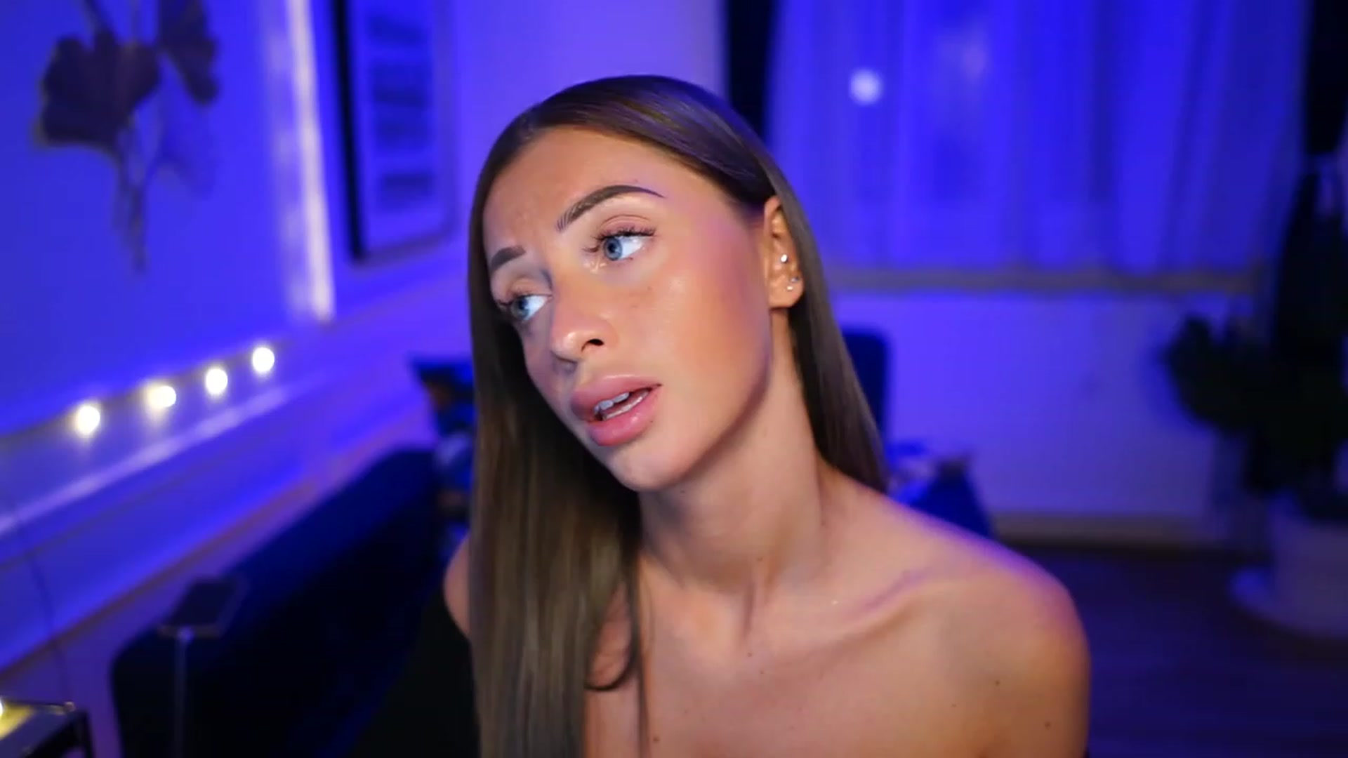 Gallery image thumbnail from emma_ruby's myfreecams stream on, 01/21/2023, 20:27 image 9 of 20