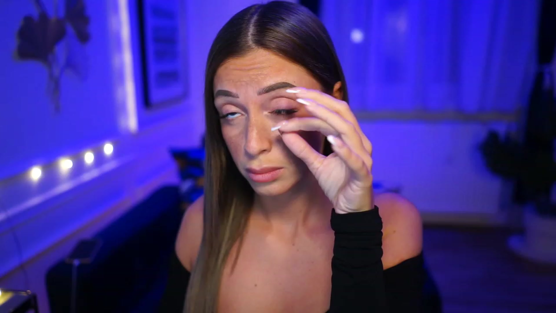 Gallery image thumbnail from emma_ruby's myfreecams stream on, 01/21/2023, 20:27 image 10 of 20