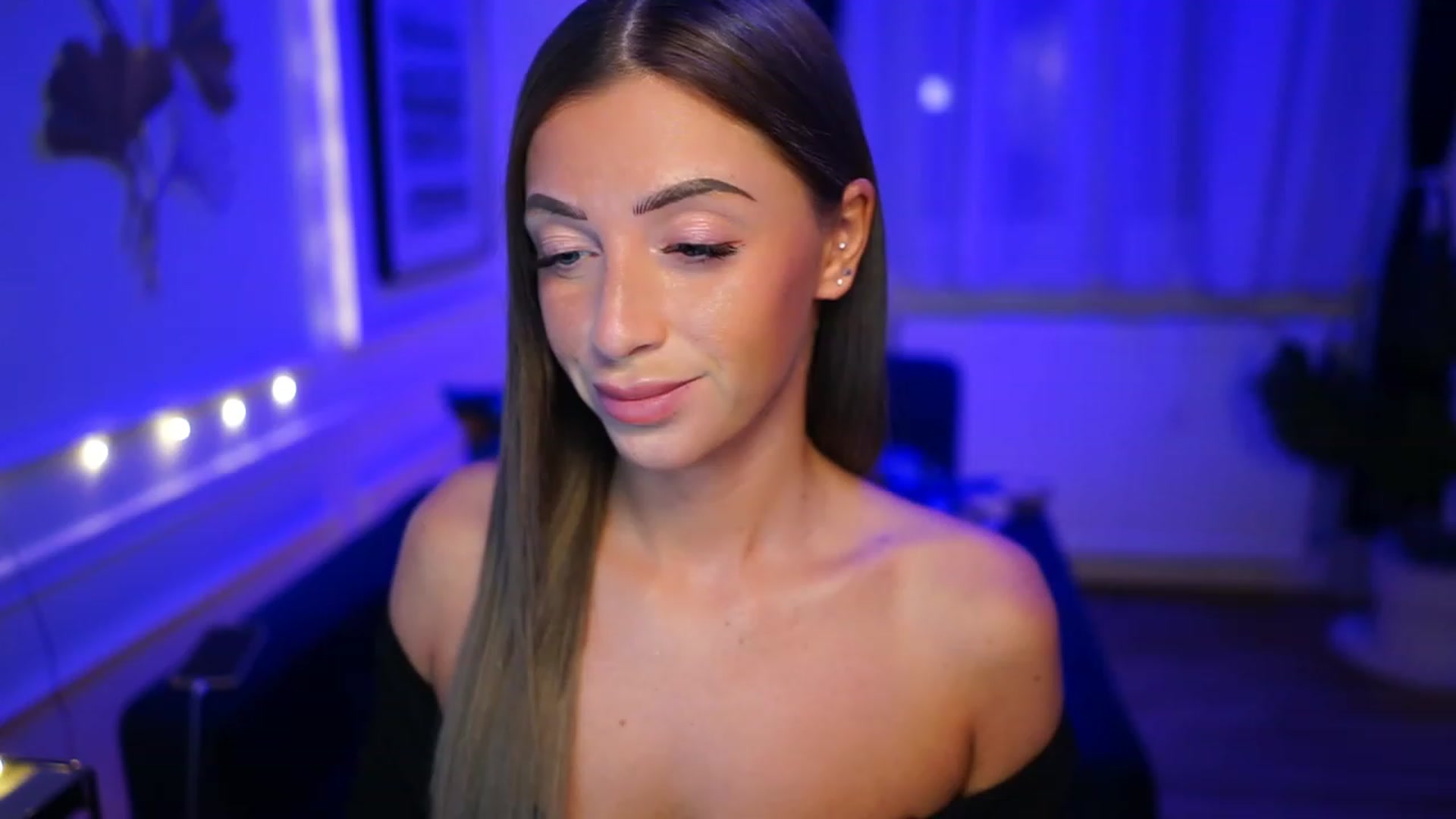 Gallery image thumbnail from emma_ruby's myfreecams stream on, 01/21/2023, 20:27 image 5 of 20