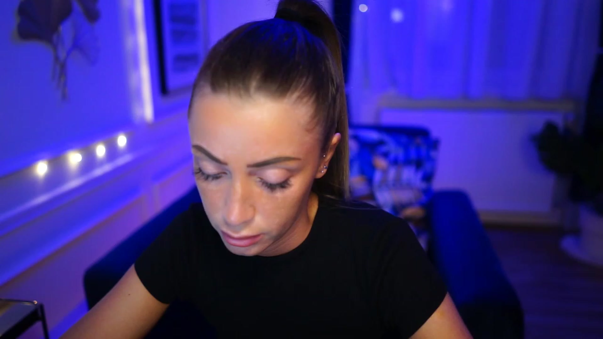 Gallery image thumbnail from emma_ruby's myfreecams stream on, 01/22/2023, 19:18 image 14 of 20