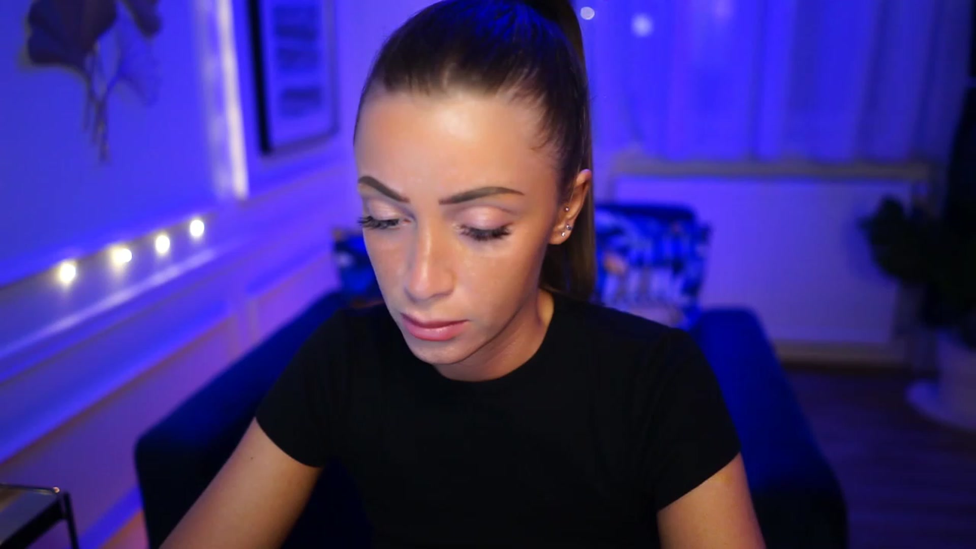 Gallery image thumbnail from emma_ruby's myfreecams stream on, 01/22/2023, 19:18 image 2 of 20