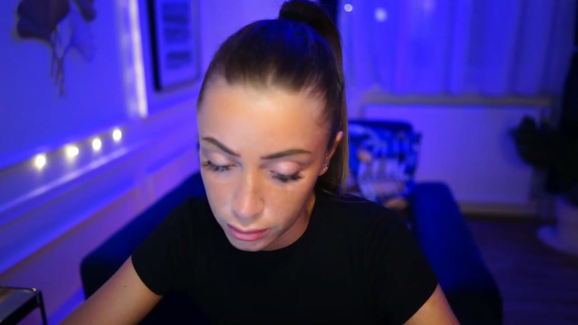 Gallery image thumbnail from emma_ruby's myfreecams stream on, 01/22/2023, 19:18 image 15 of 20