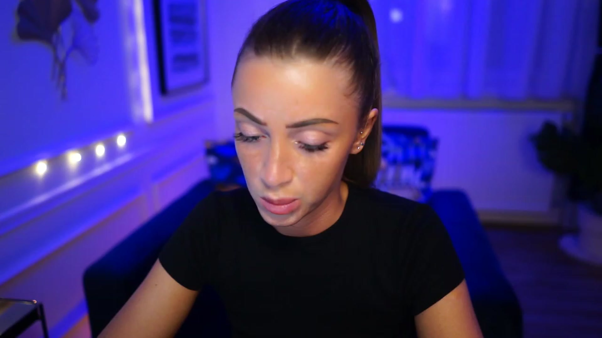Gallery image thumbnail from emma_ruby's myfreecams stream on, 01/22/2023, 19:18 image 4 of 20