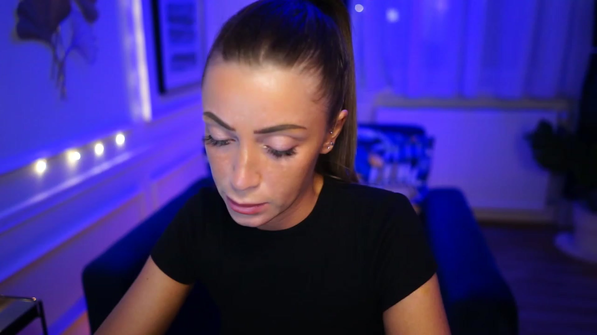 Gallery image thumbnail from emma_ruby's myfreecams stream on, 01/22/2023, 19:18 image 7 of 20