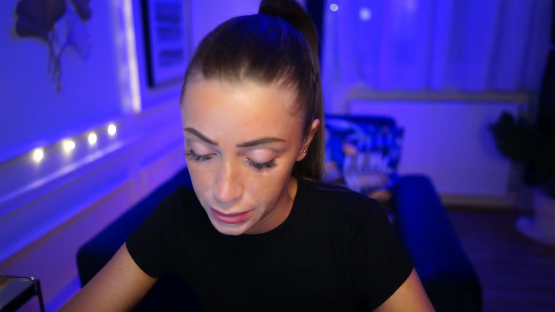 Gallery image thumbnail from emma_ruby's myfreecams stream on, 01/22/2023, 19:18 image 12 of 20