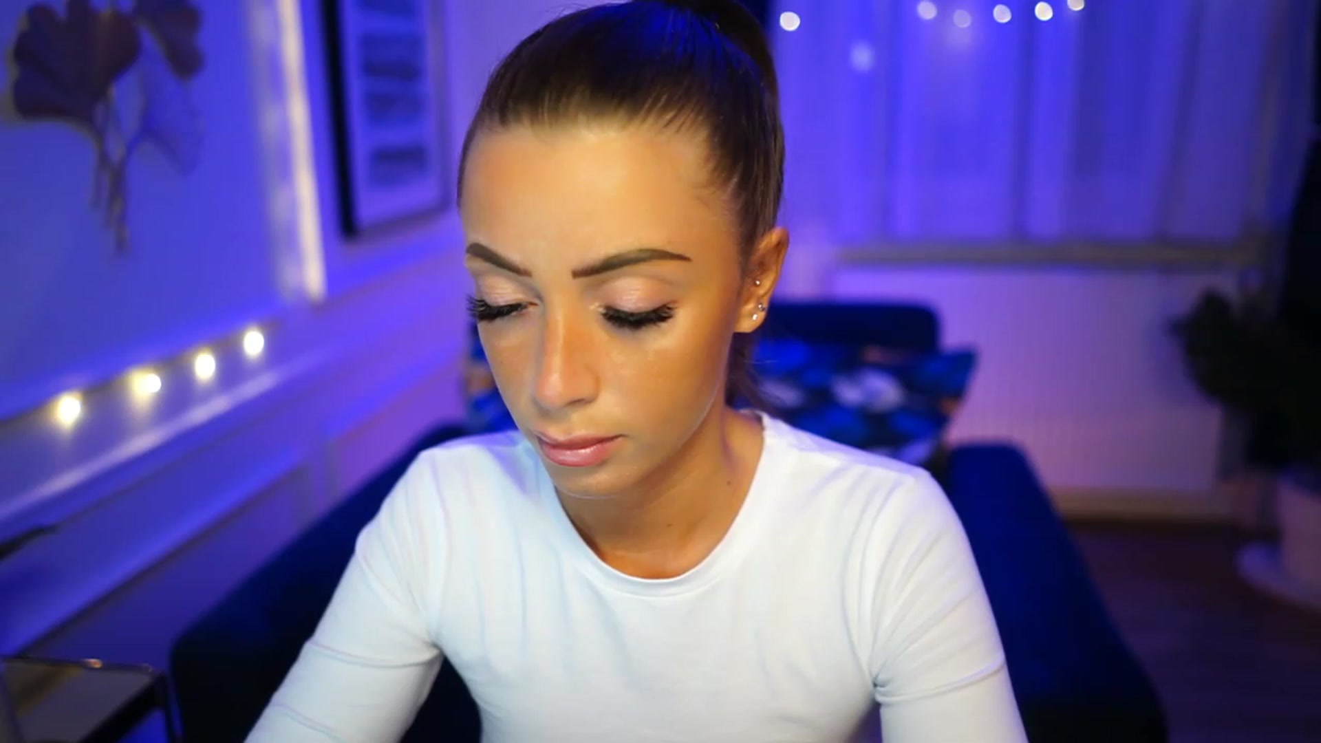 Gallery image thumbnail from emma_ruby's myfreecams stream on, 01/25/2023, 16:57 image 11 of 20