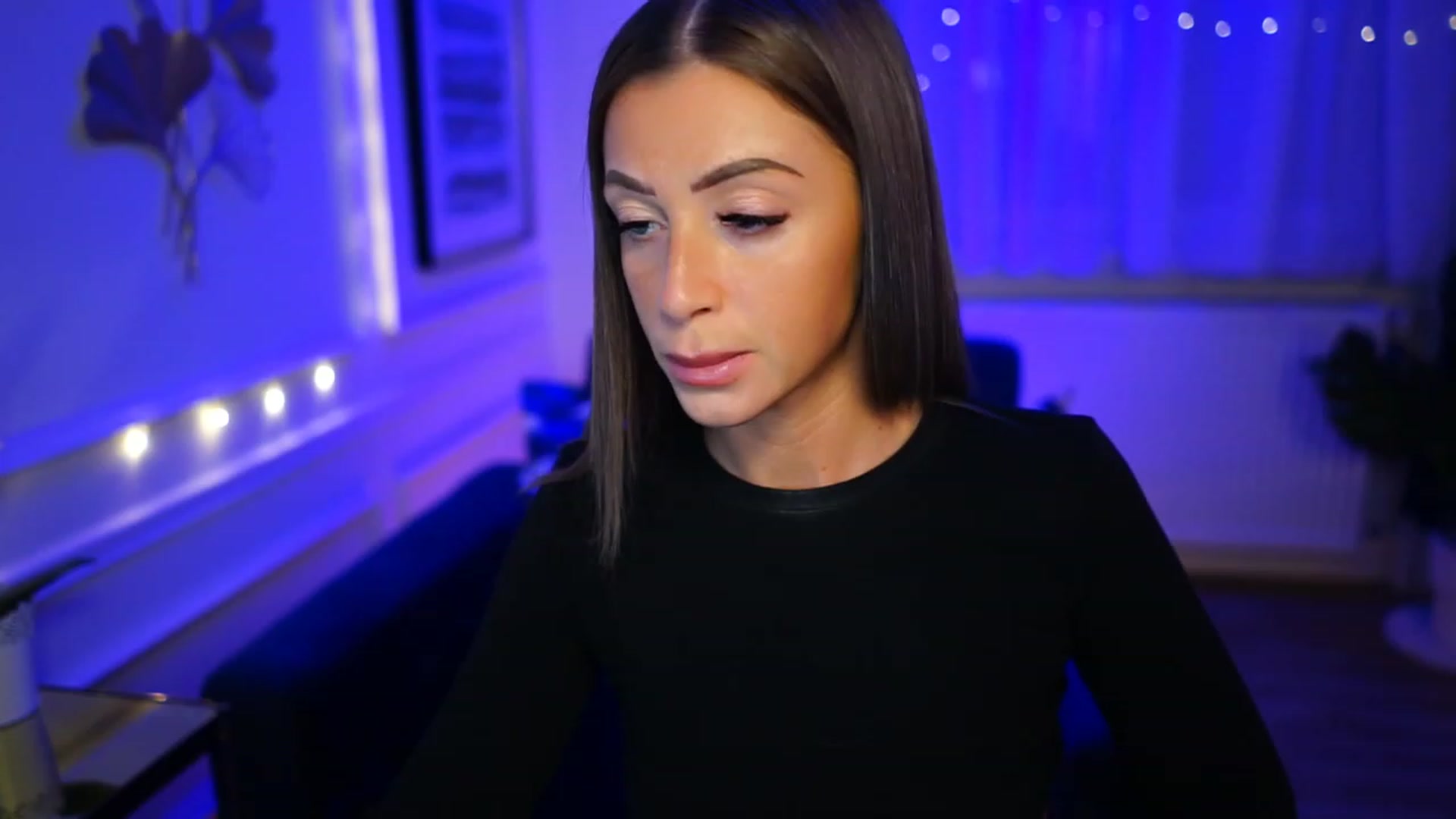 Gallery image thumbnail from emma_ruby's myfreecams stream on, 01/27/2023, 14:45 image 6 of 20