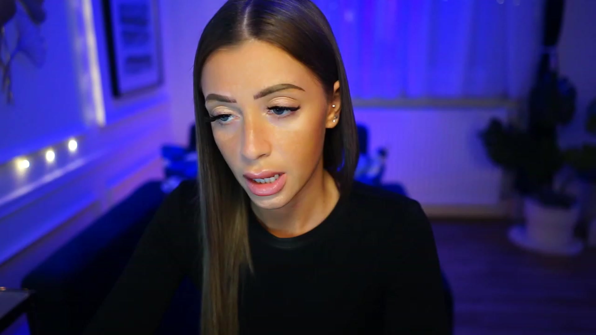 Gallery image thumbnail from emma_ruby's myfreecams stream on, 01/27/2023, 17:52 image 17 of 20