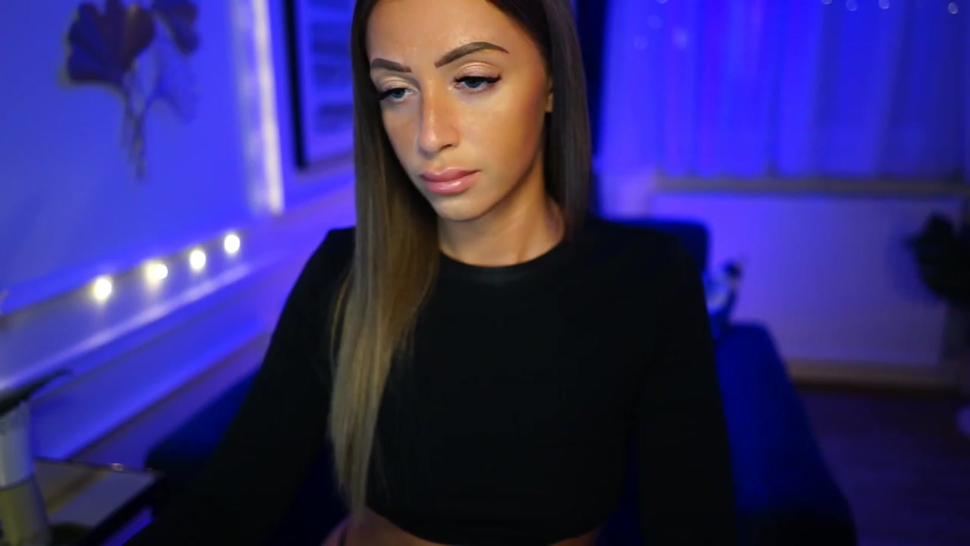 Gallery image thumbnail from emma_ruby's myfreecams stream on, 01/27/2023, 17:52 image 2 of 20