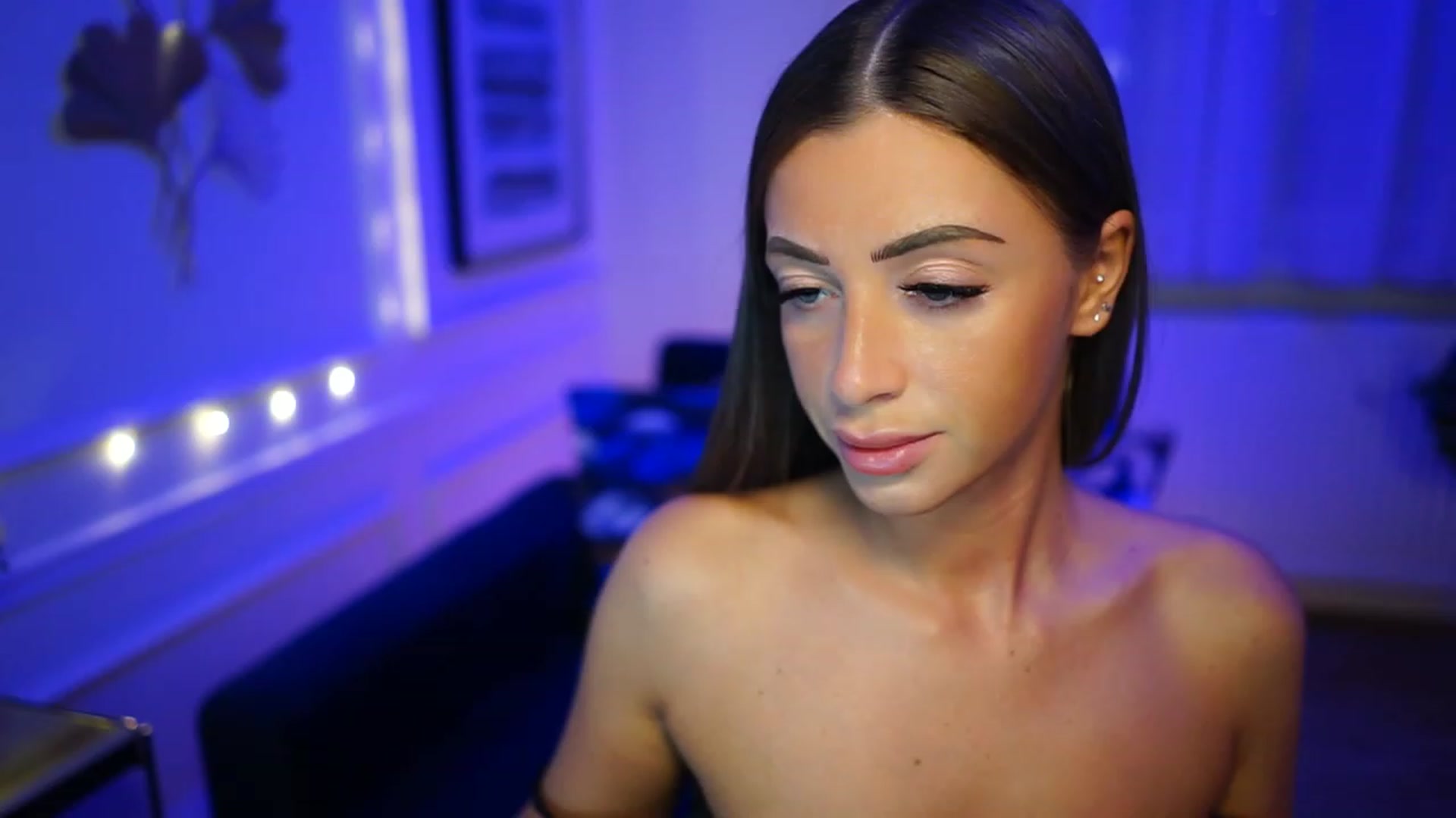 Gallery image thumbnail from emma_ruby's myfreecams stream on, 01/28/2023, 17:54 image 10 of 20