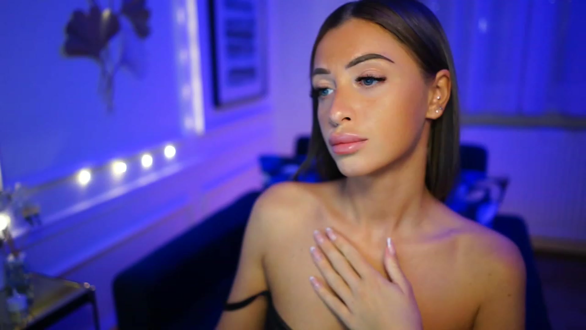 Gallery image thumbnail from emma_ruby's myfreecams stream on, 01/28/2023, 17:54 image 12 of 20