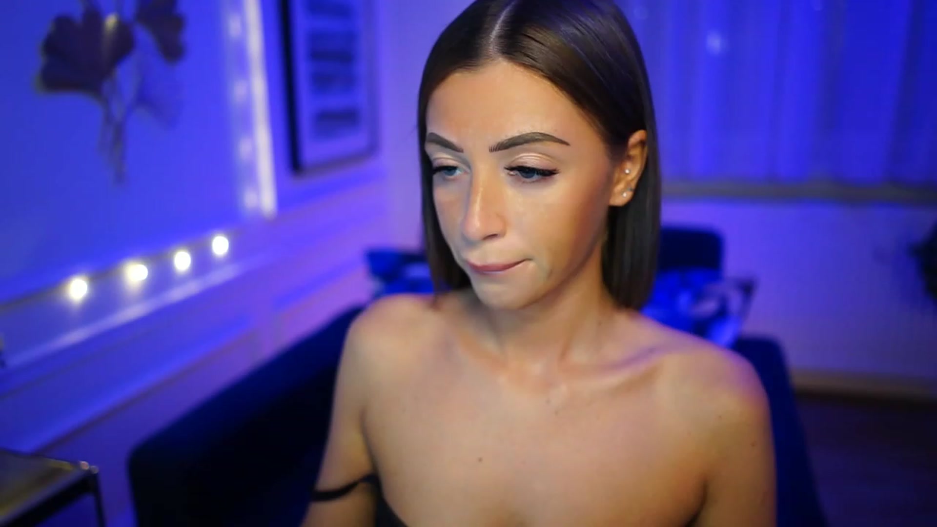 Gallery image thumbnail from emma_ruby's myfreecams stream on, 01/28/2023, 17:54 image 11 of 20